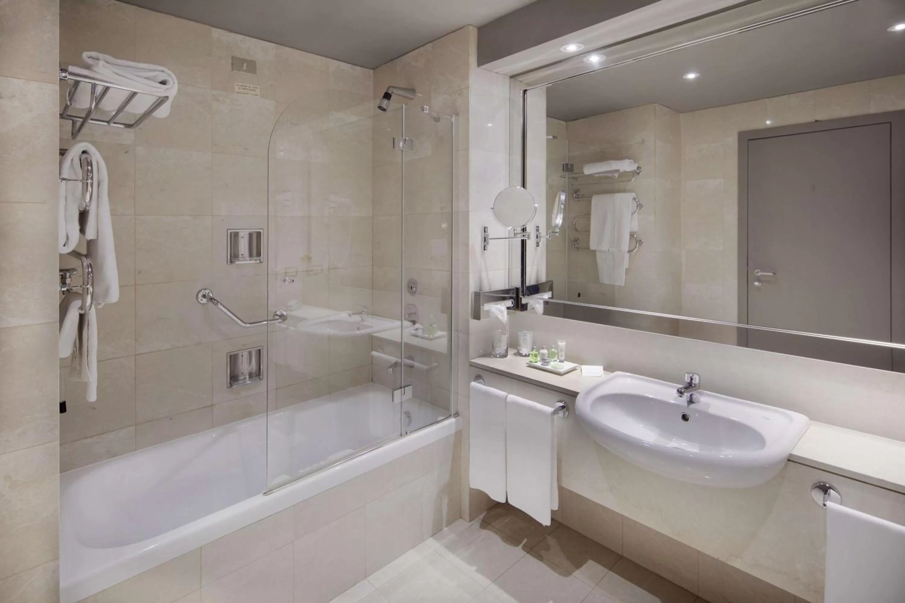 Superior Triple Room in NH Torino Lingotto Congress