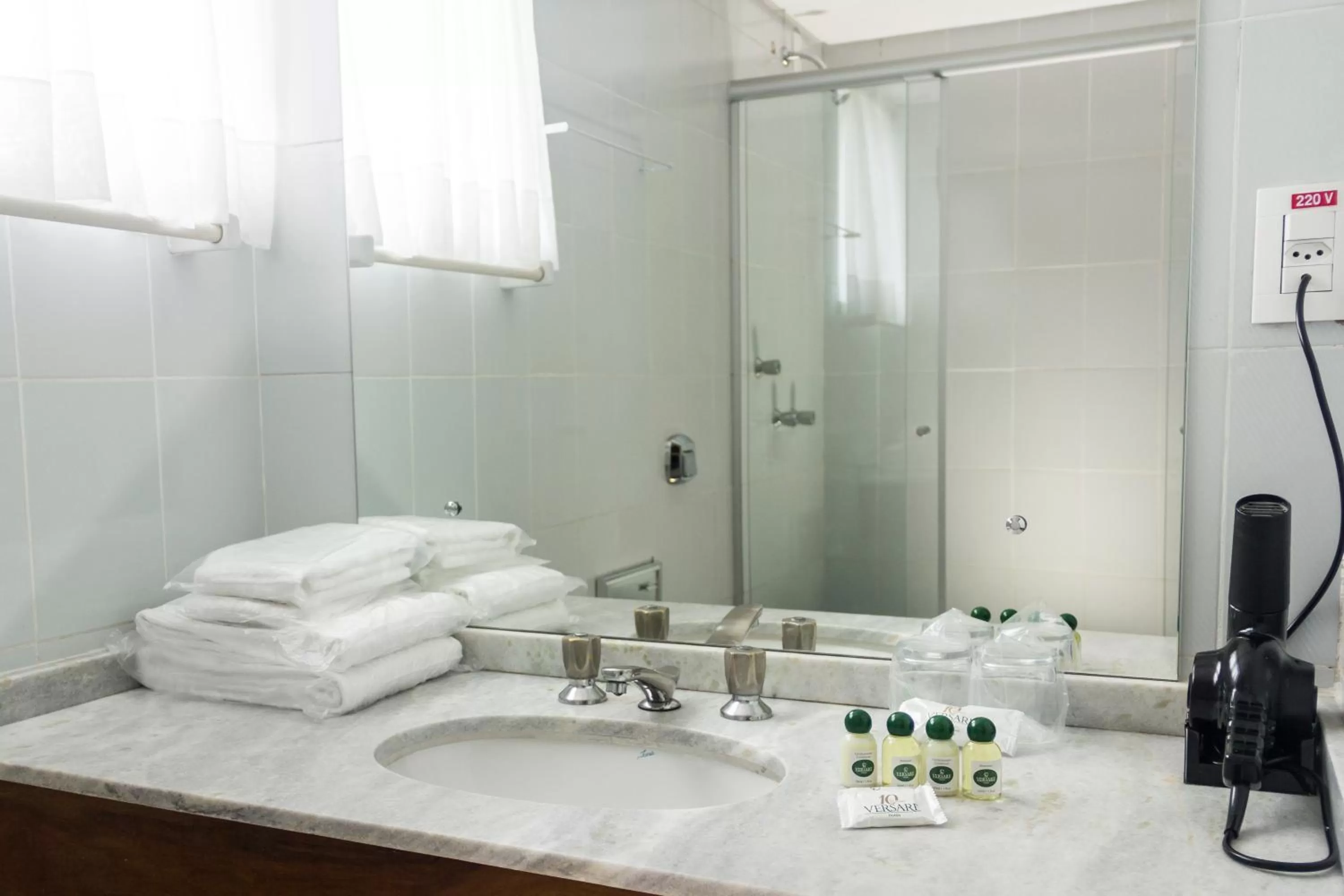 Shower in Hotel Vinocap