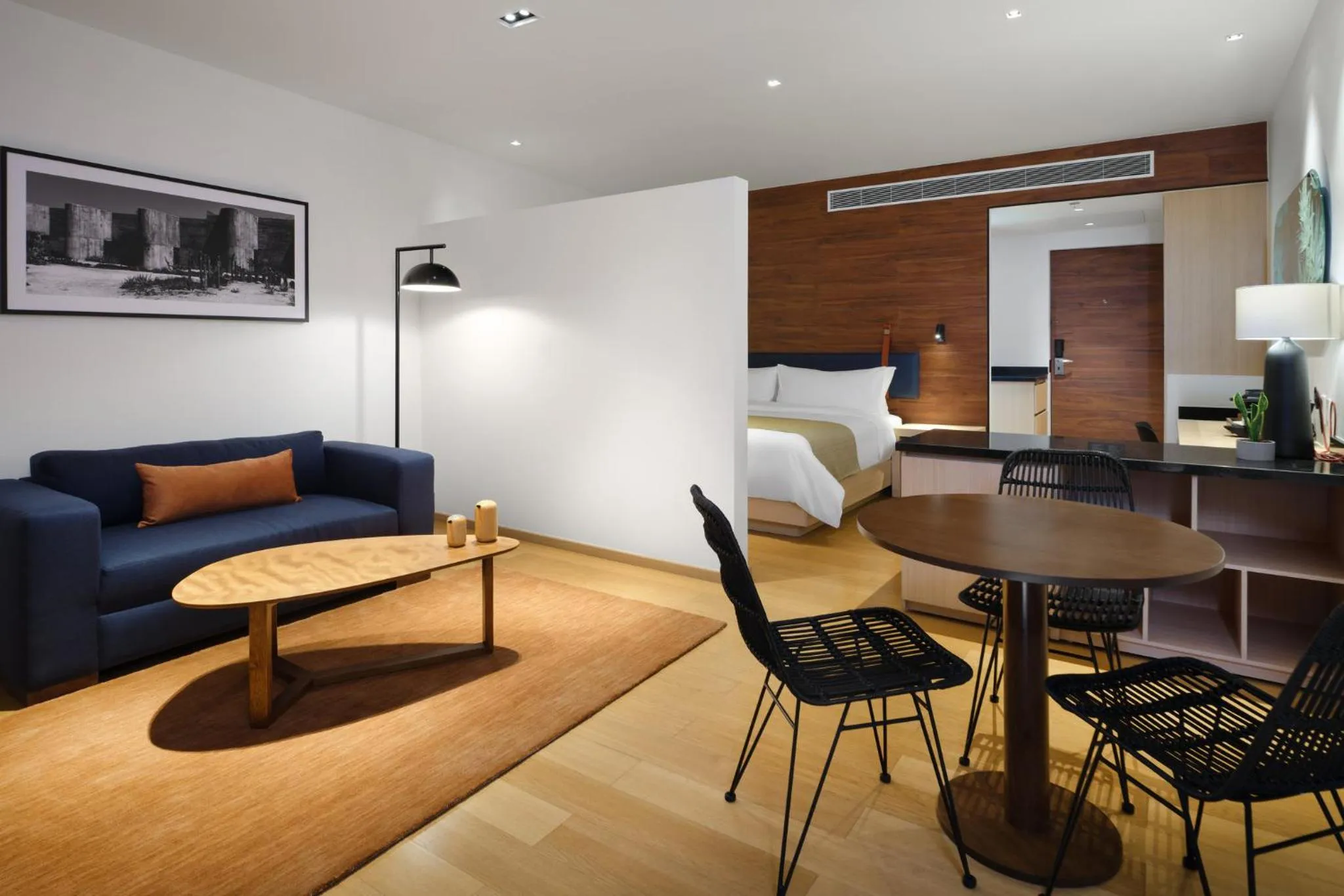 Photo of the whole room in voco Guadalajara Neruda by IHG