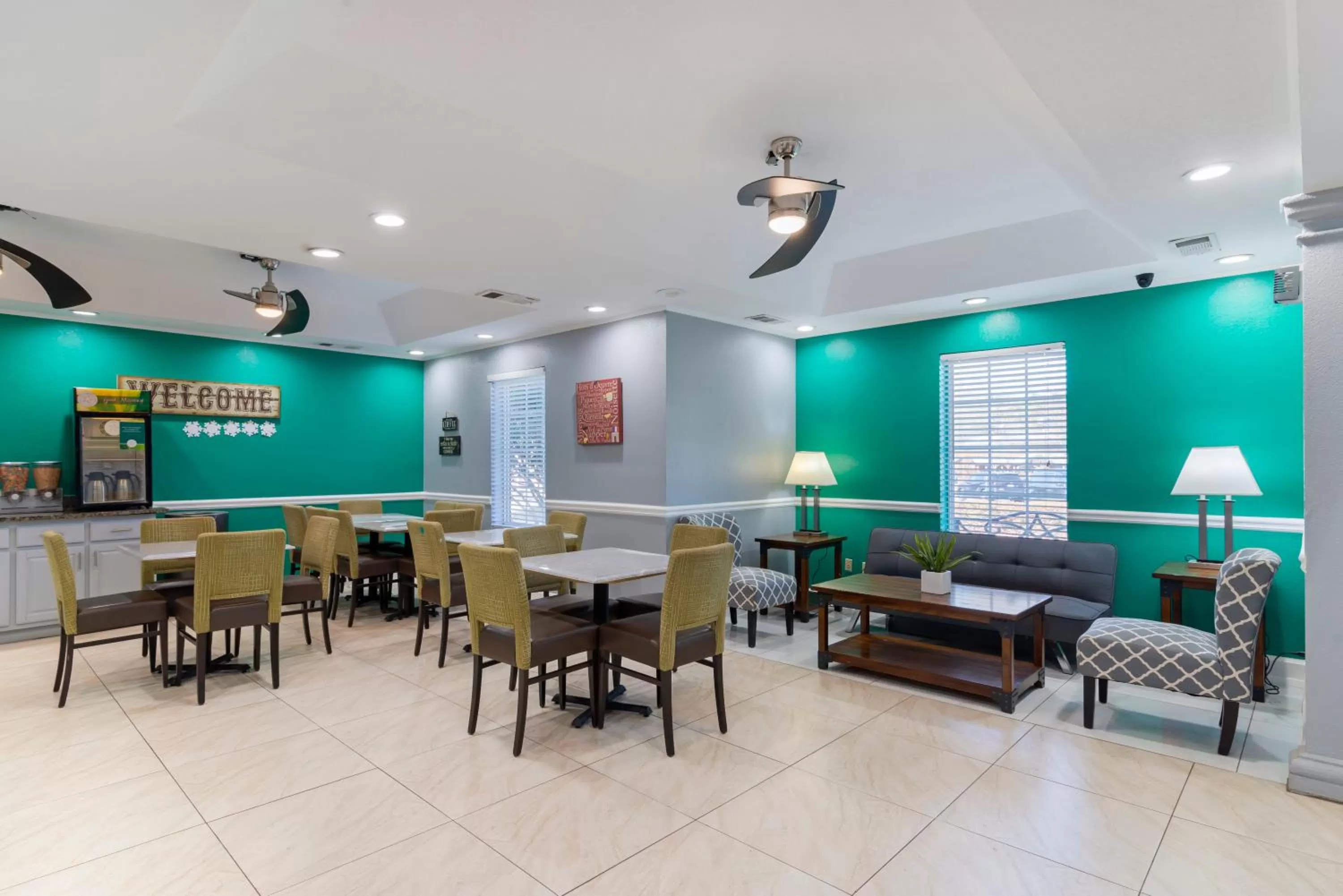 Lounge or bar in Quality Inn Newnan - Atlanta South