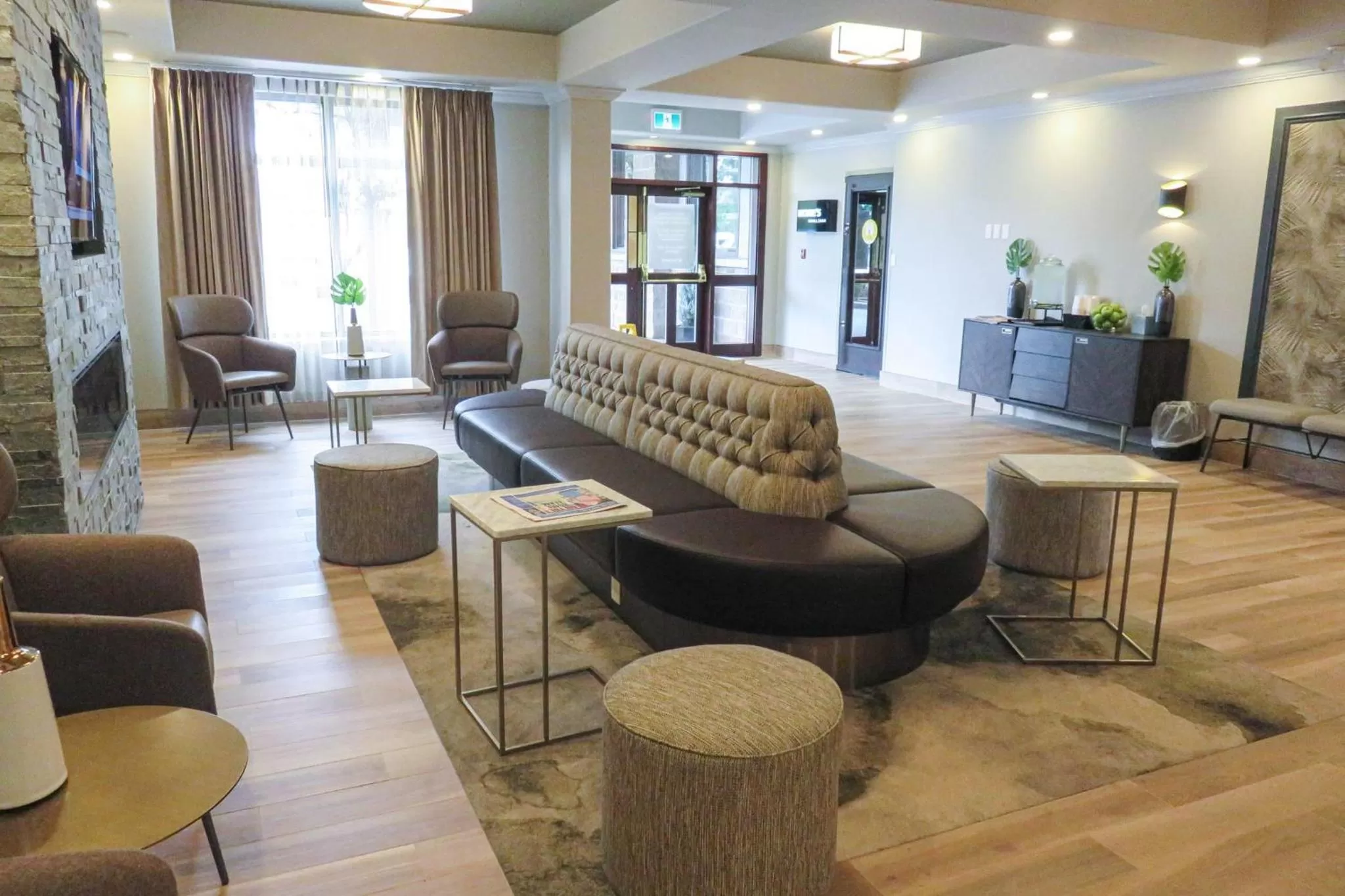 Lobby or reception in Sandman Hotel Vancouver Airport