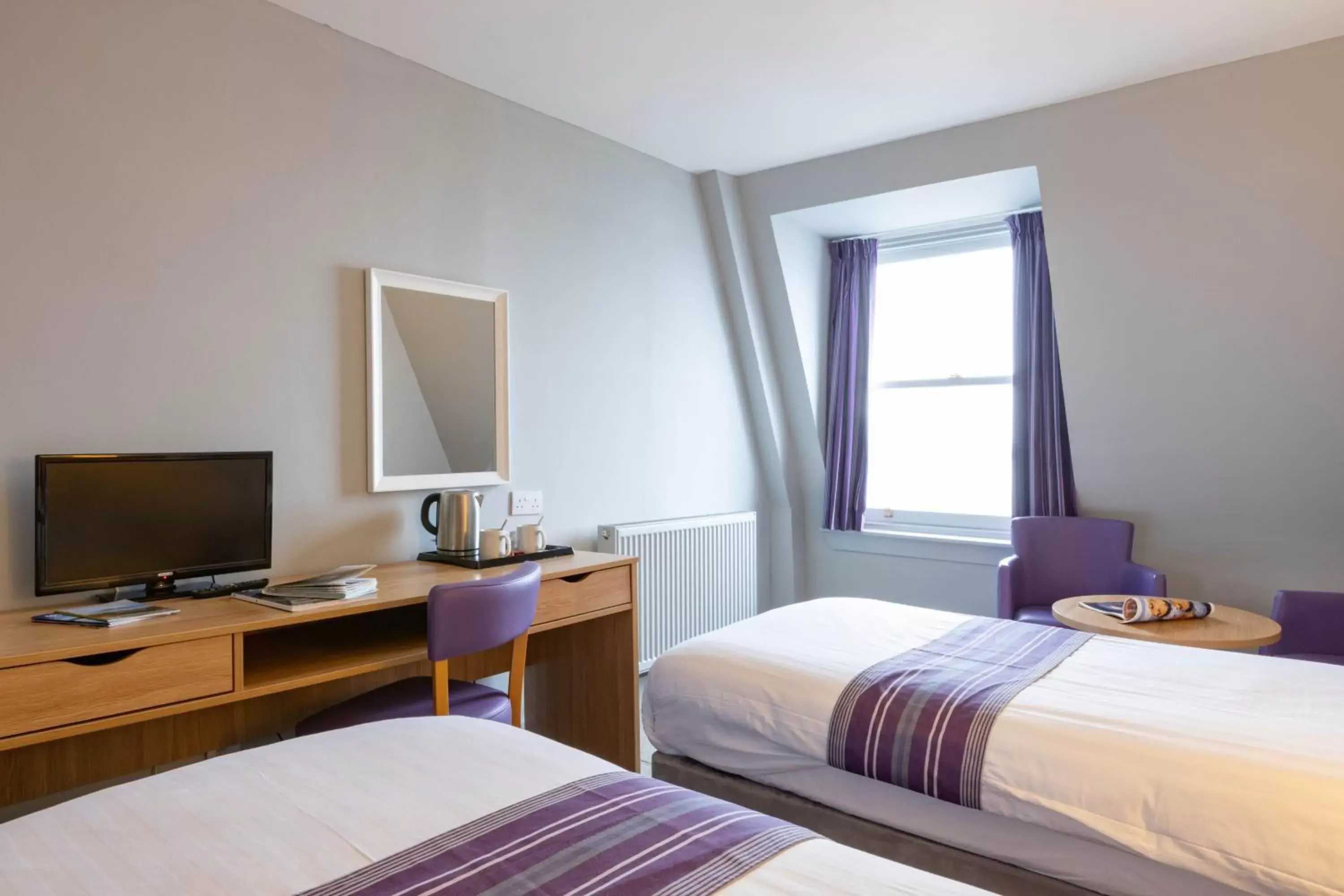 Standard Twin Room in The Marine Hotel Standard Twin Room in The Marine Hotel