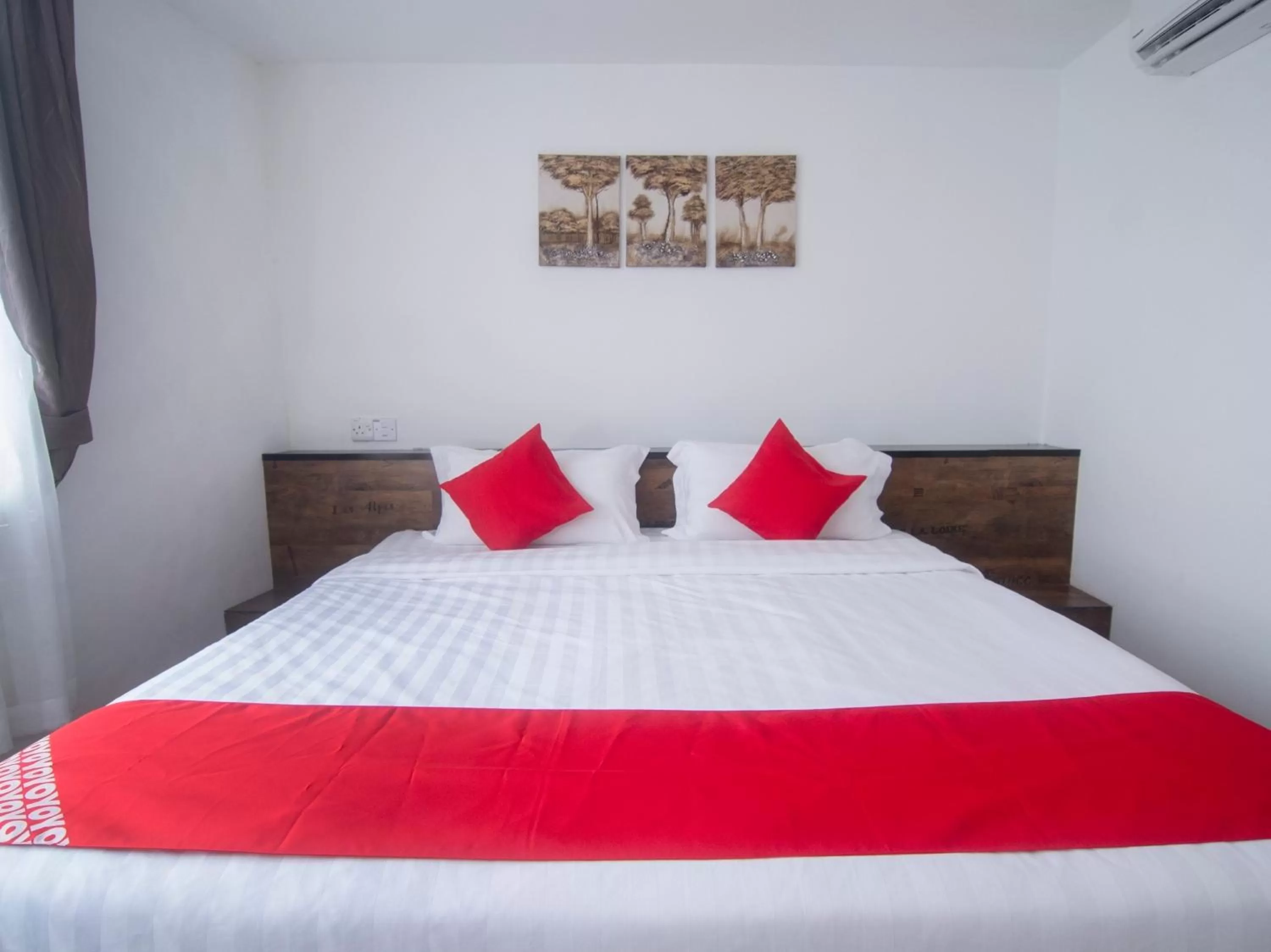 Bedroom, Bed in OYO 836 Mandurah Room & Cafe