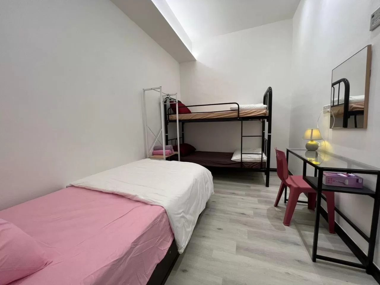 Bed in One Point Inn King Centre