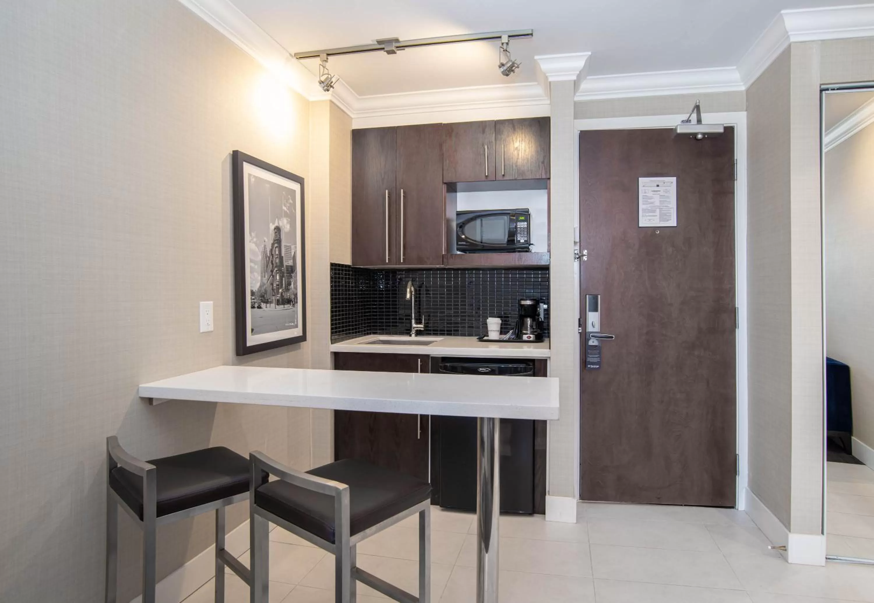 Kitchen or kitchenette in Sandman Hotel Oakville