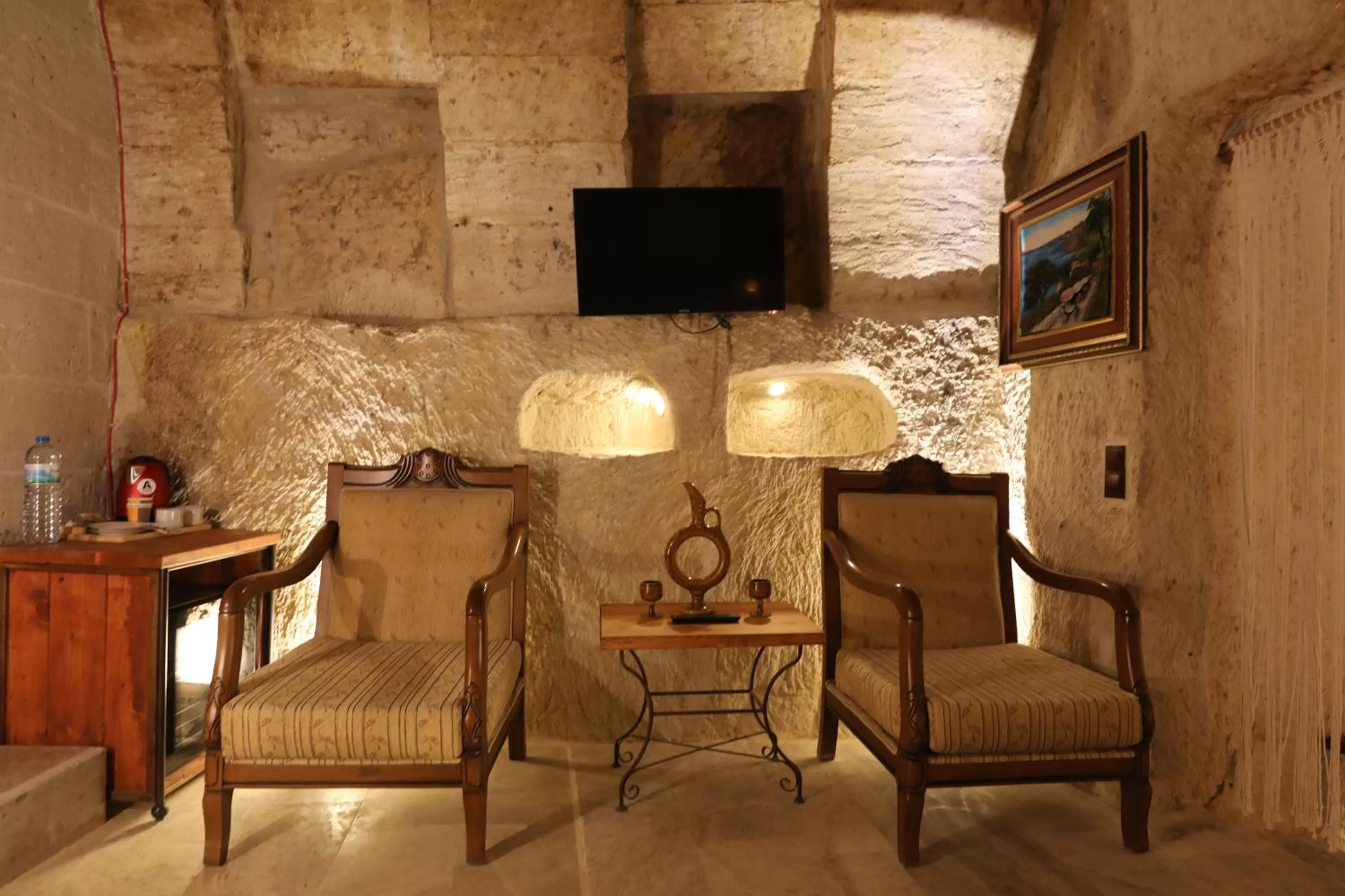Seating area, TV/Entertainment Center in Atax Cave Hotel