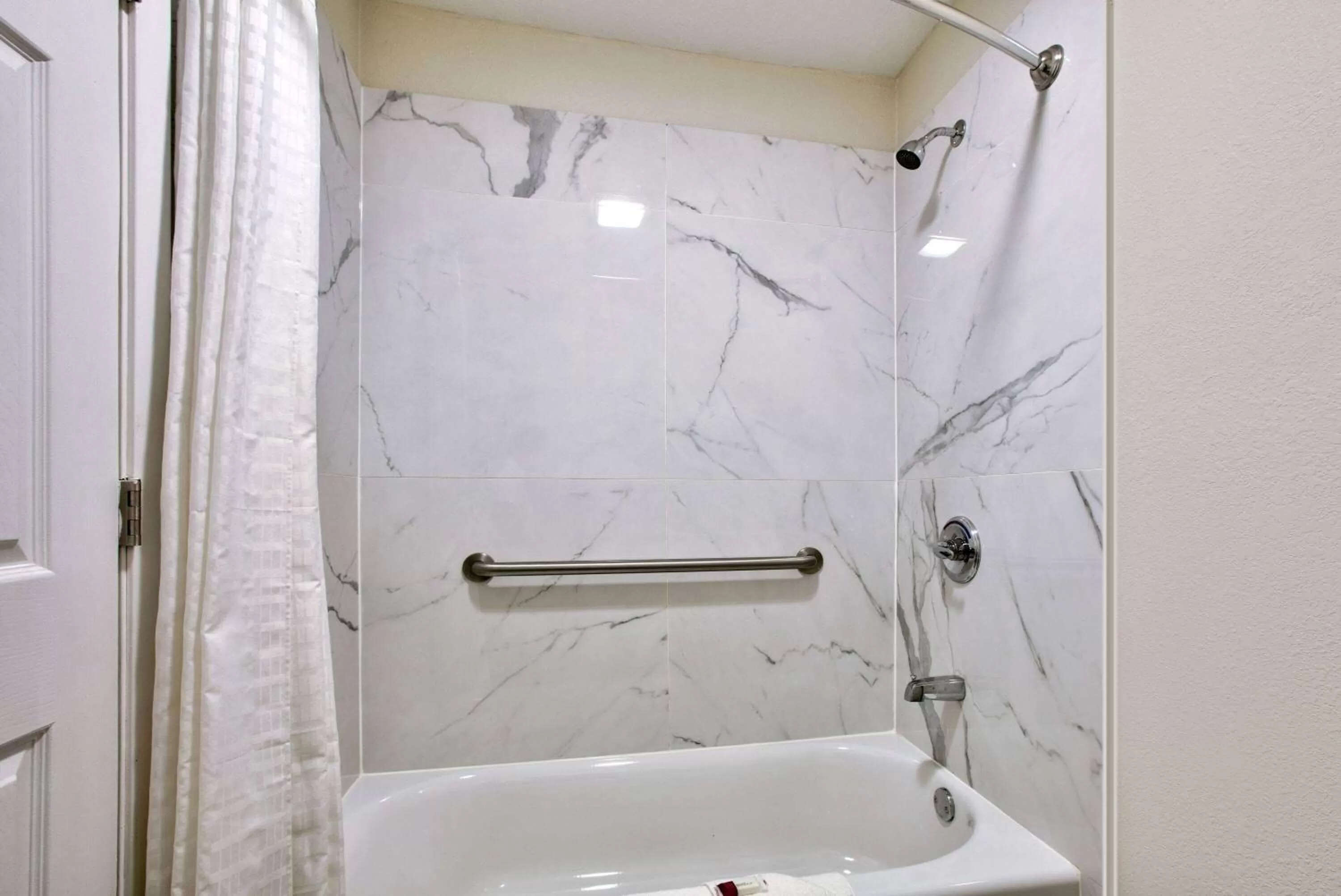 TV and multimedia in Super 8 by Wyndham Palestine TX