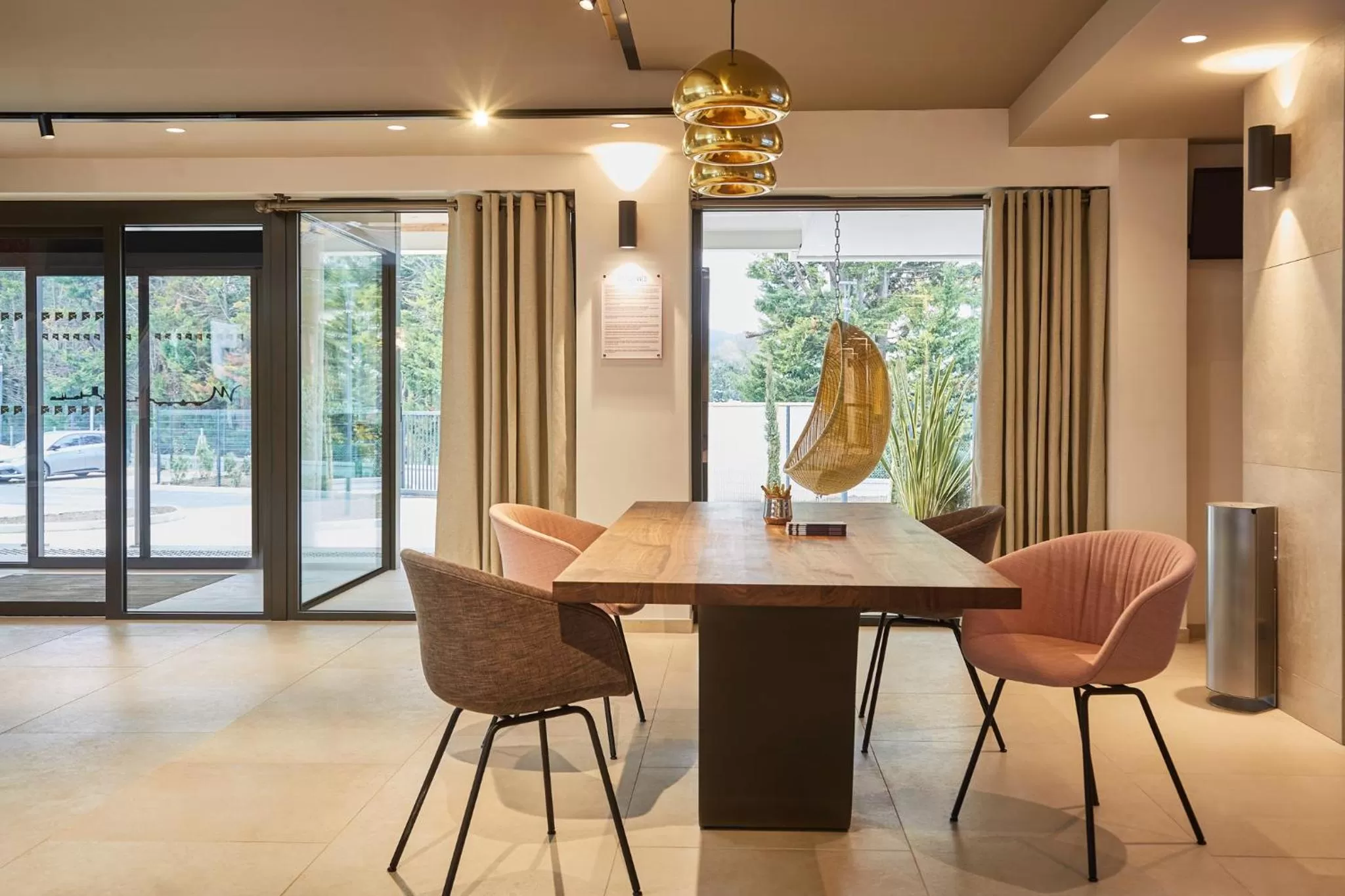 Property building in Mercure Avignon TGV Hotel & Spa