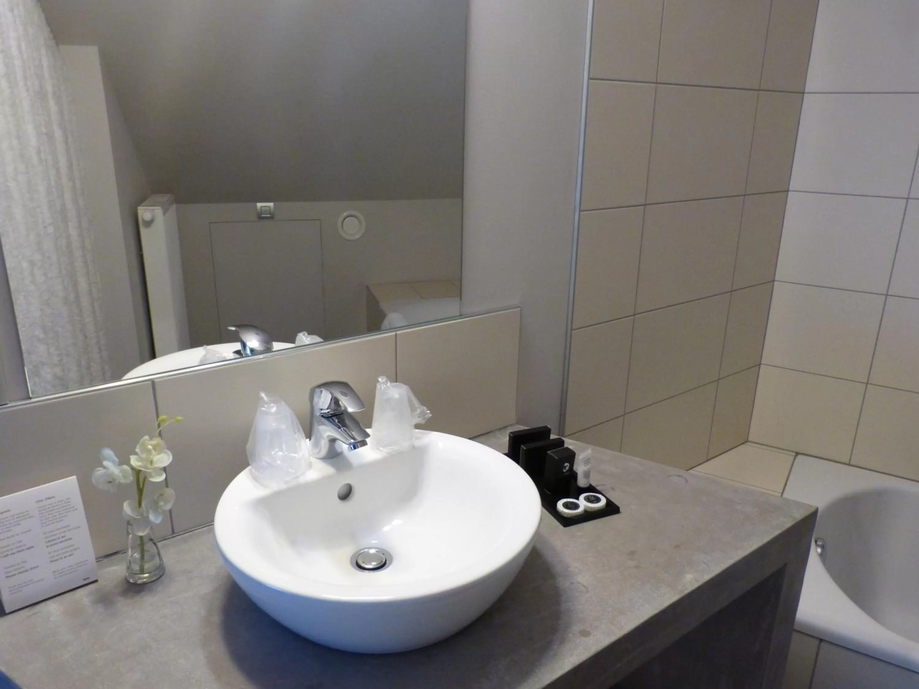 Bathroom in Hotel Saint Daniel