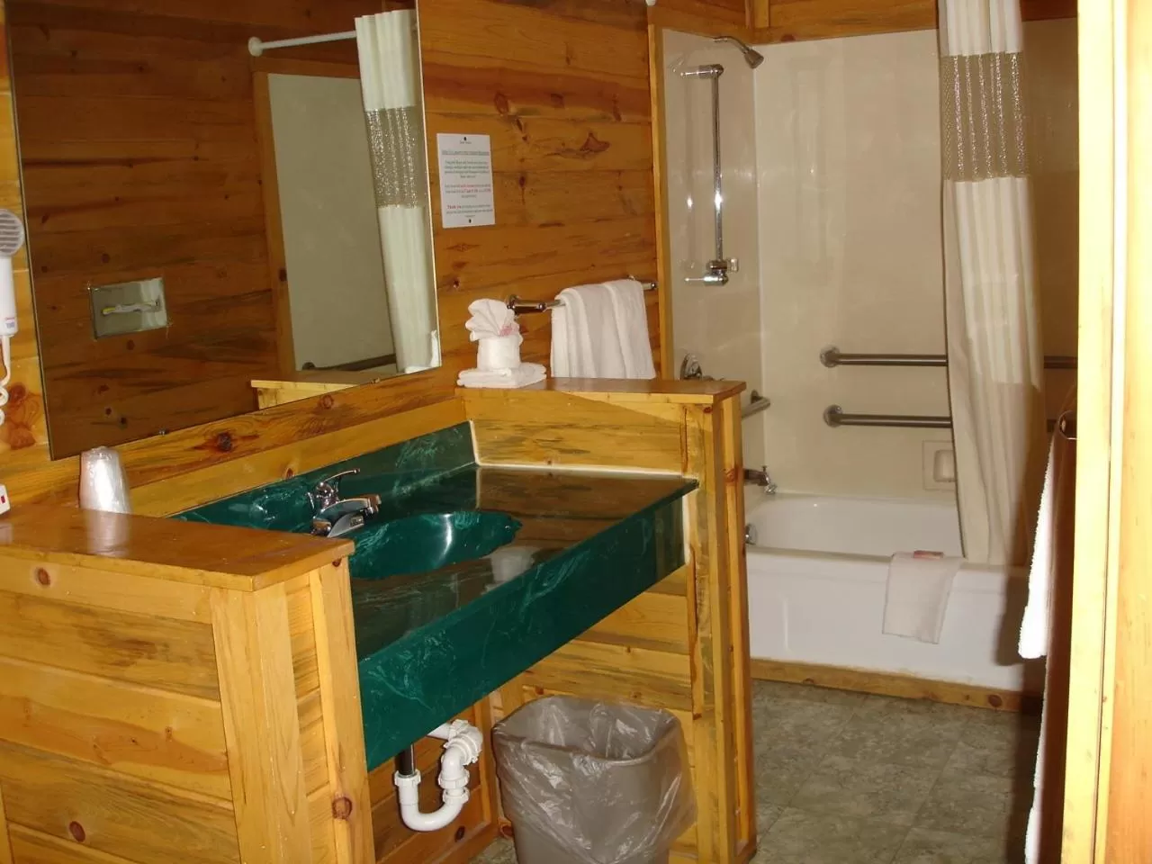 Bathroom in Georgetown Mountain Inn