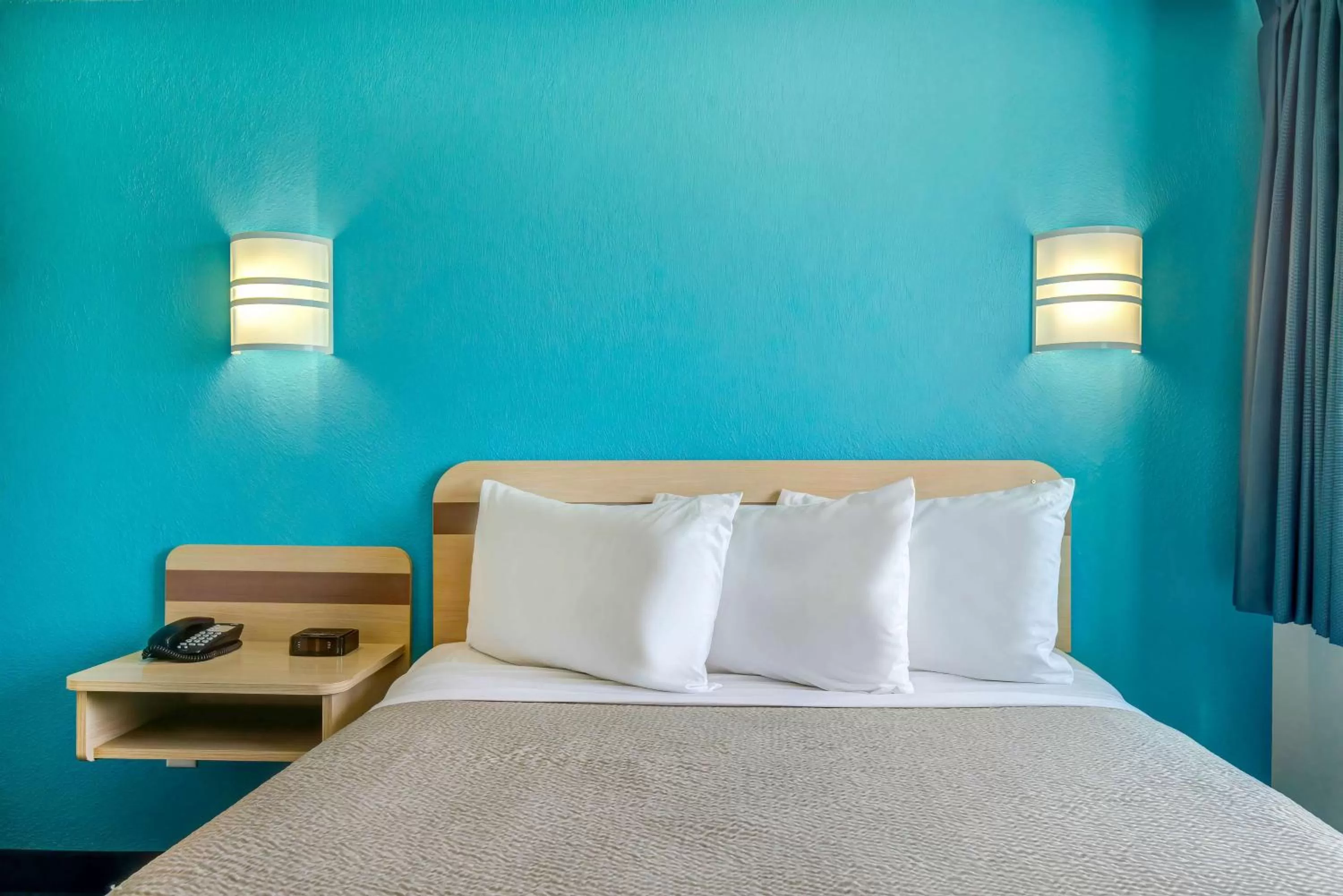 Bedroom, Bed in Motel 6-Grande Prairie, AB