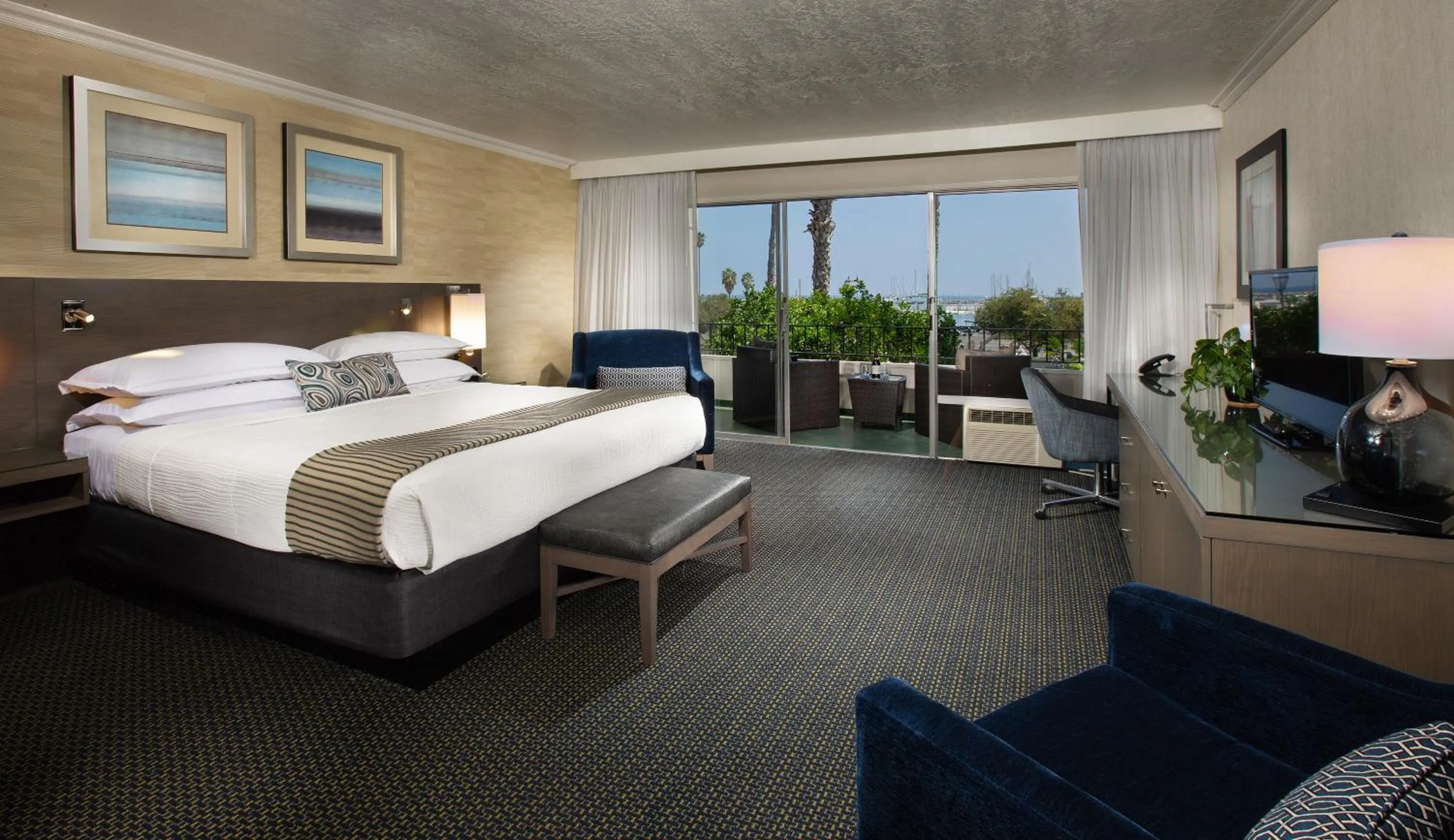 Photo of the whole room, Bed in West Beach Inn, a Coast Hotel