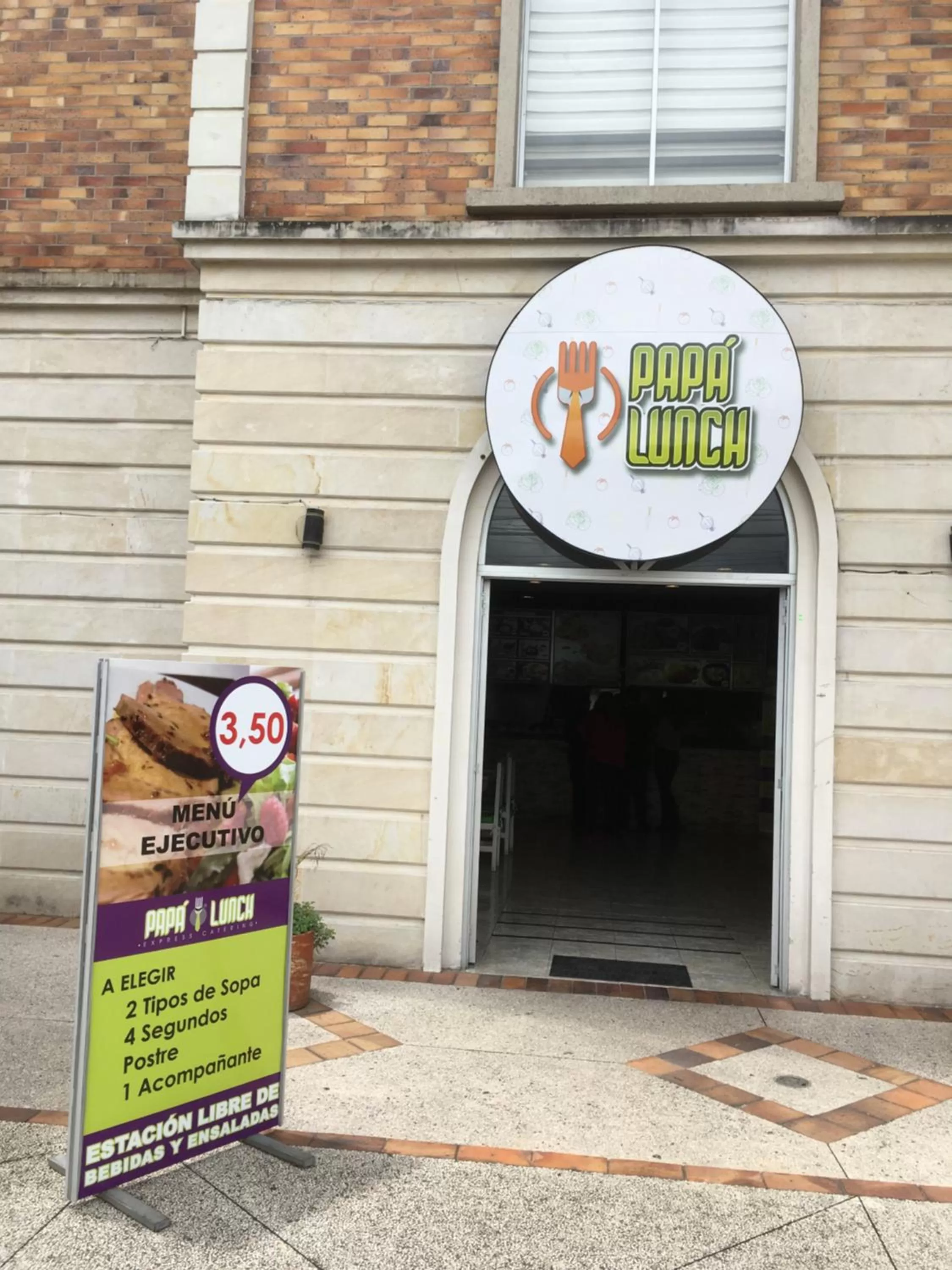 Restaurant/places to eat, Property Logo/Sign in Suites Parque Real