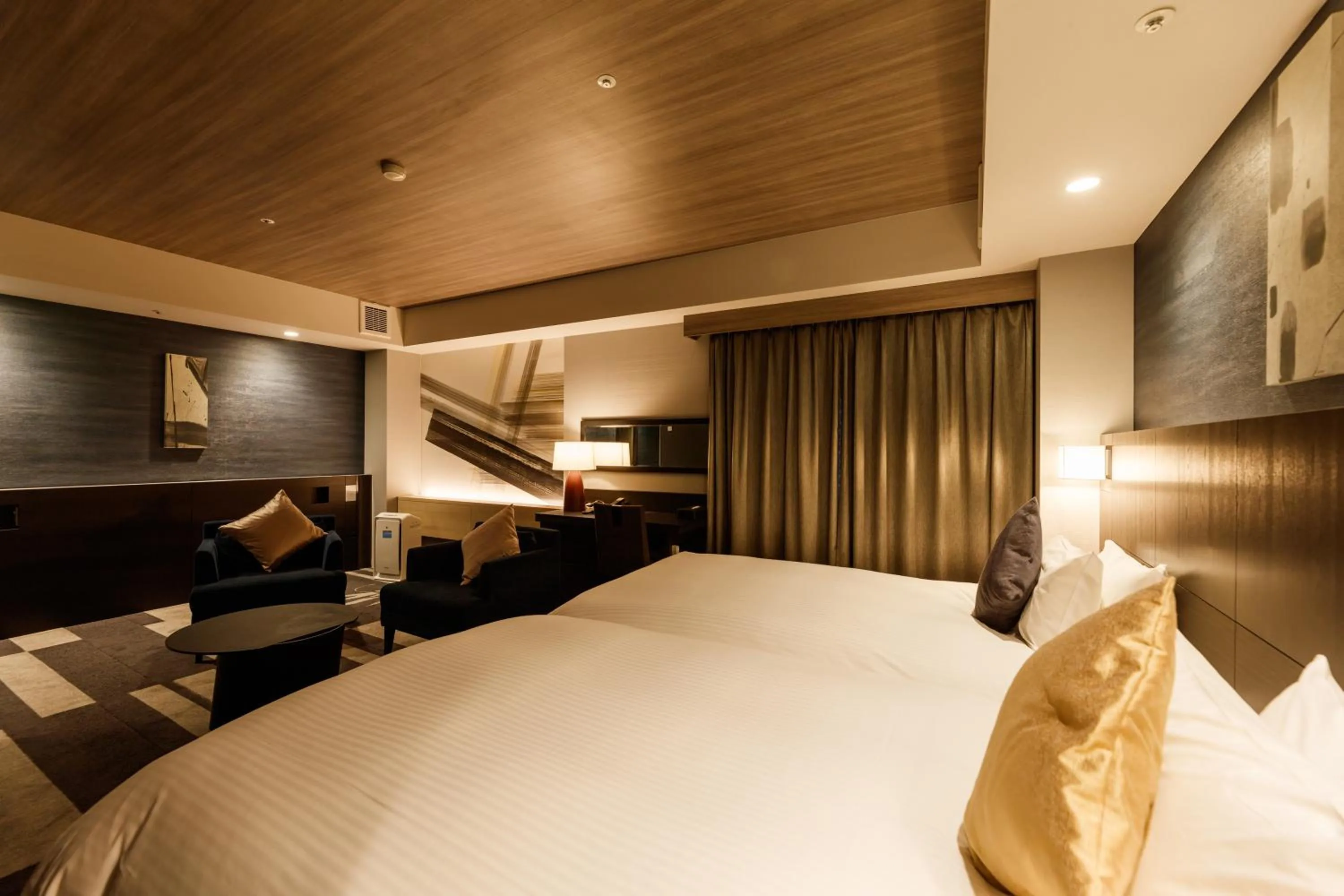 Photo of the whole room, Bed in Kanazawa New Grand Hotel Prestige