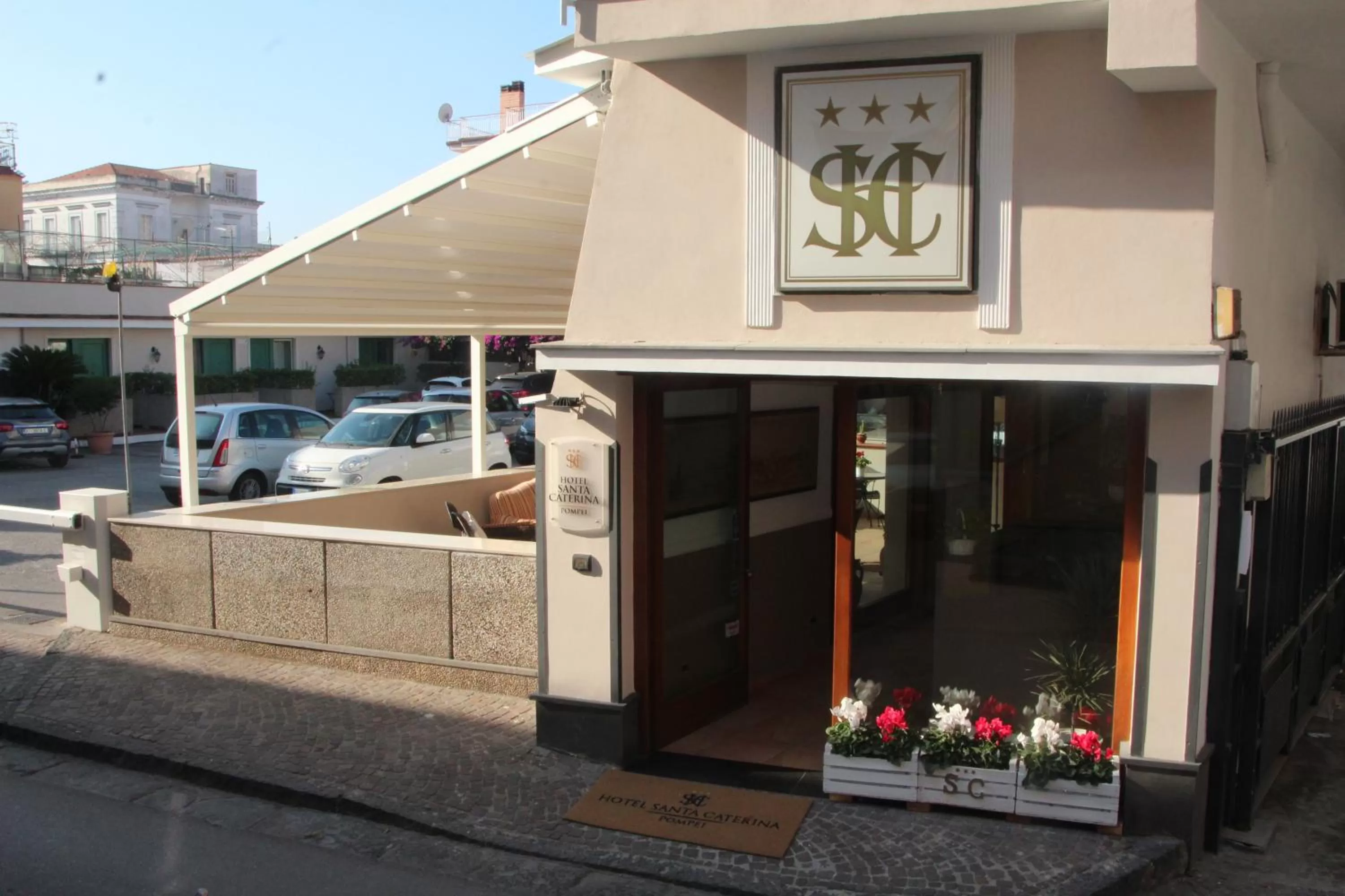 Property building in Santa Caterina