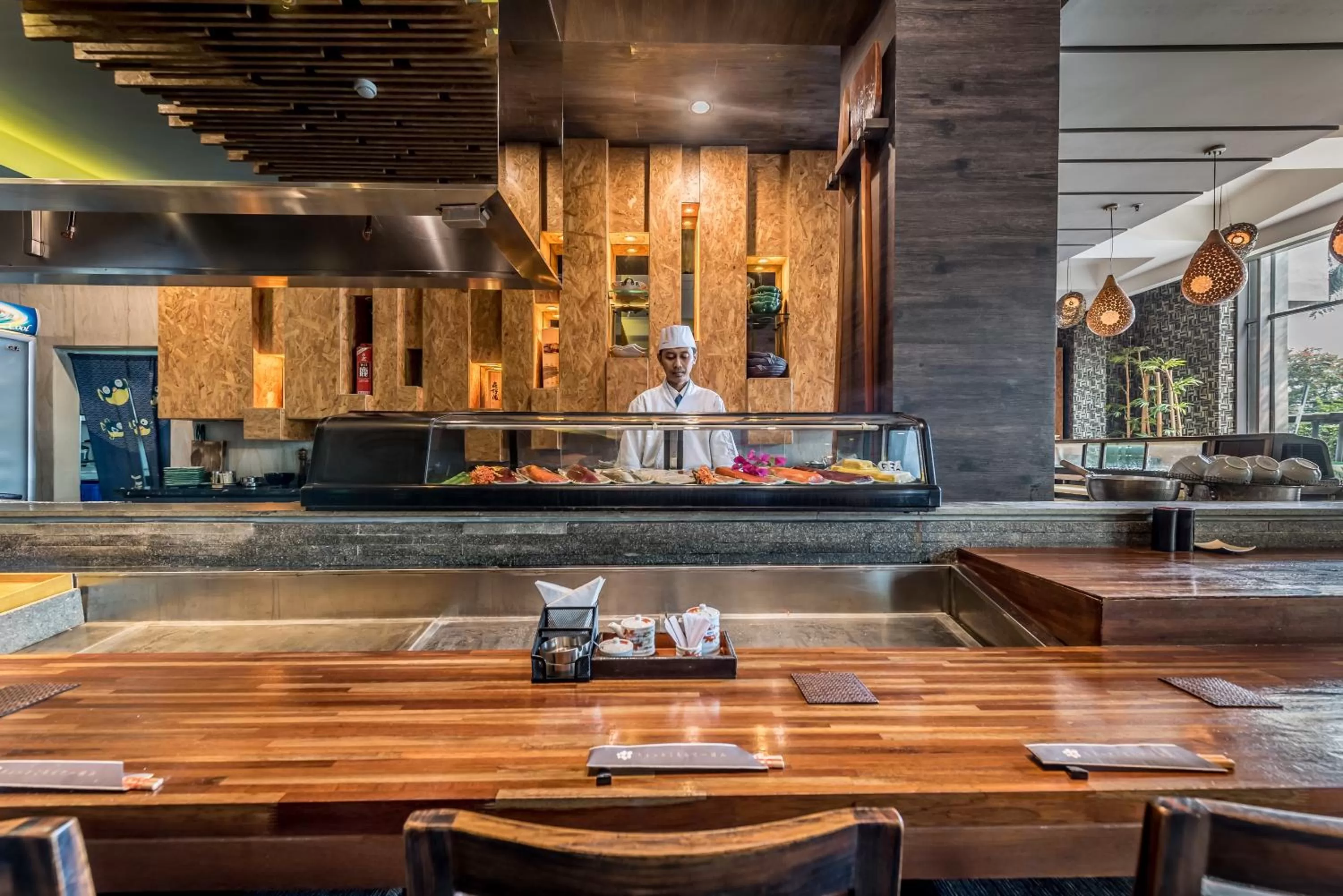 Restaurant/places to eat in Holiday Inn Cikarang Jababeka by IHG