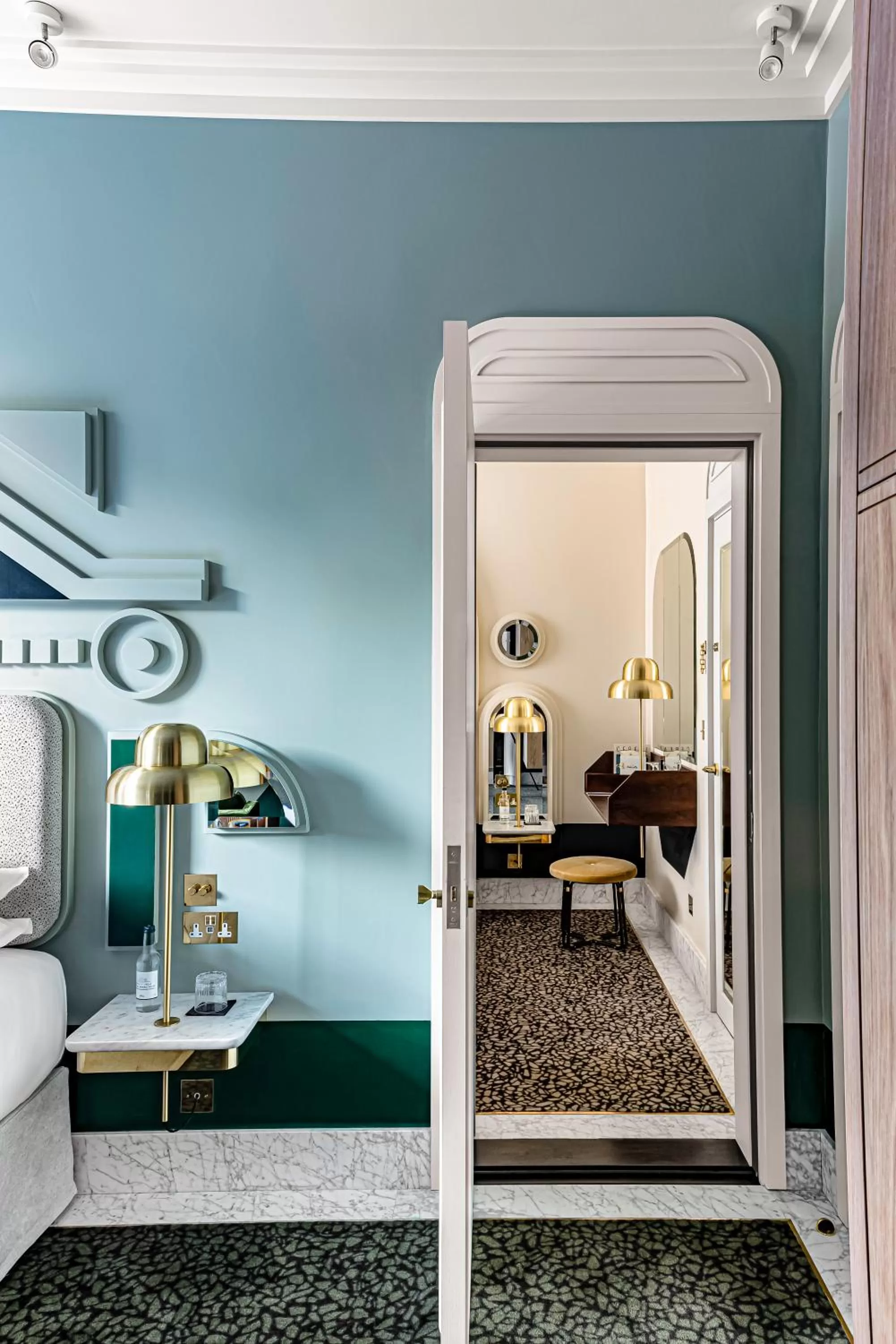 Photo of the whole room in Henrietta Experimental