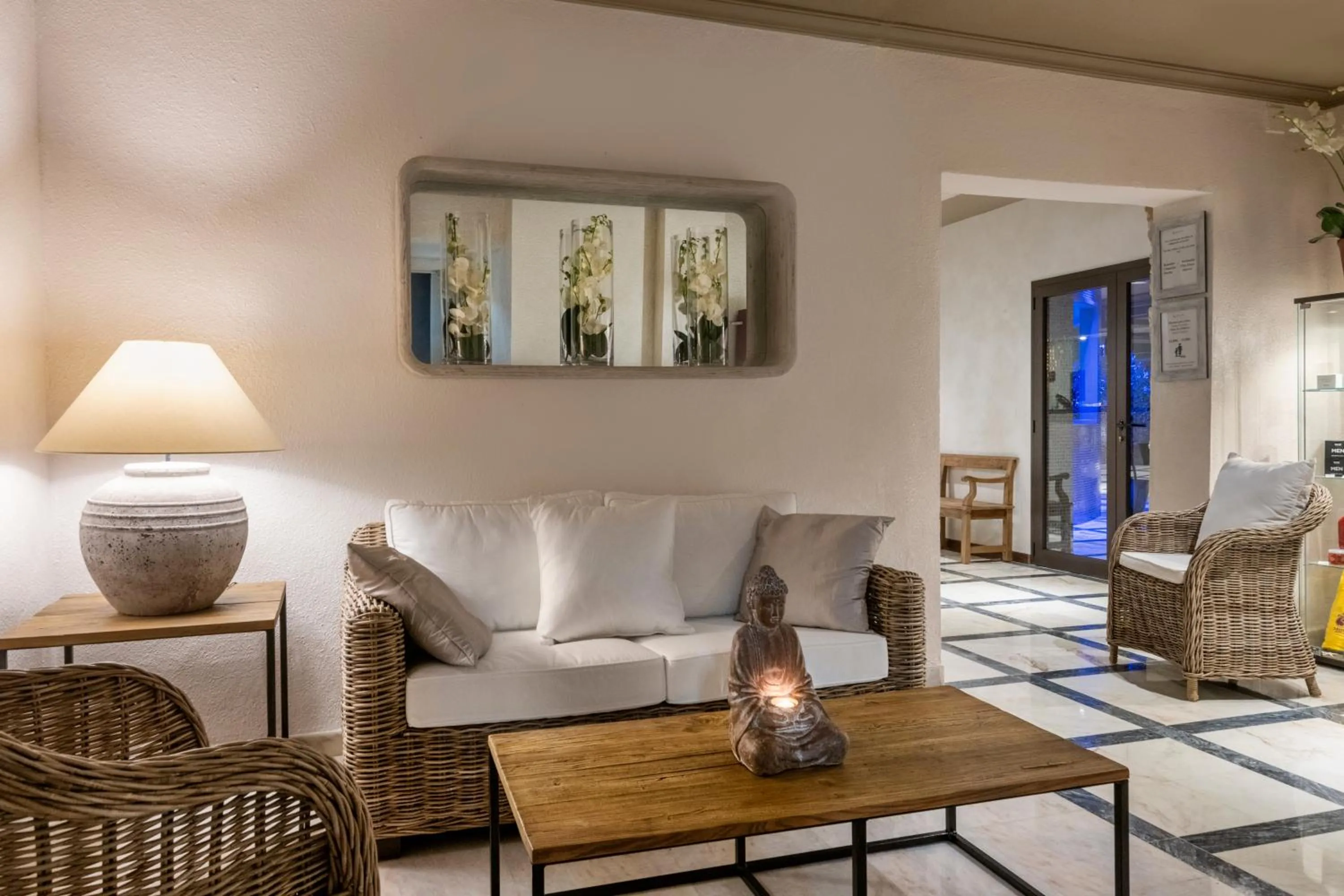 Area and facilities in Salles Hotels Marina Portals