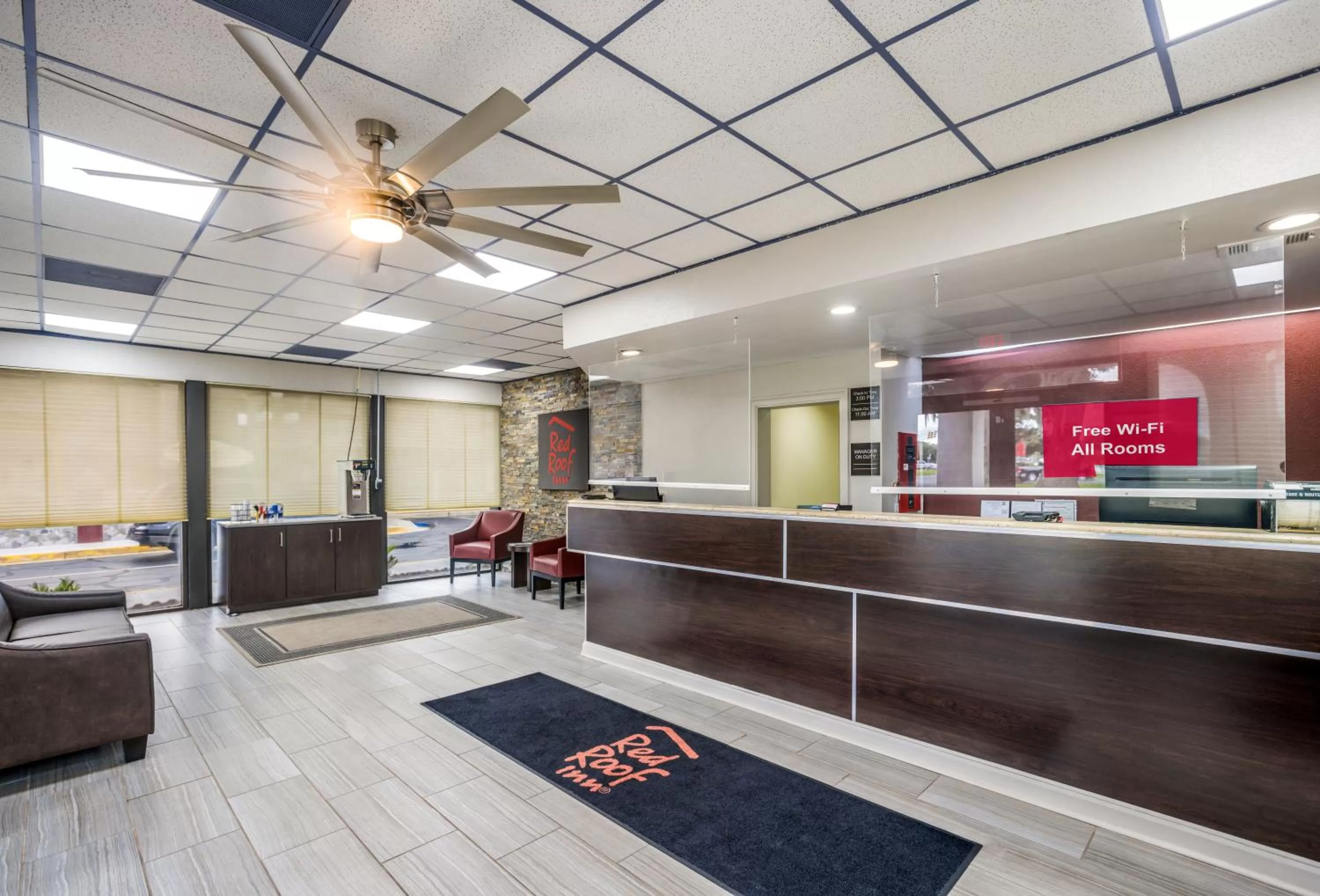 Lobby or reception in Red Roof Inn Savannah – Southside/Midtown