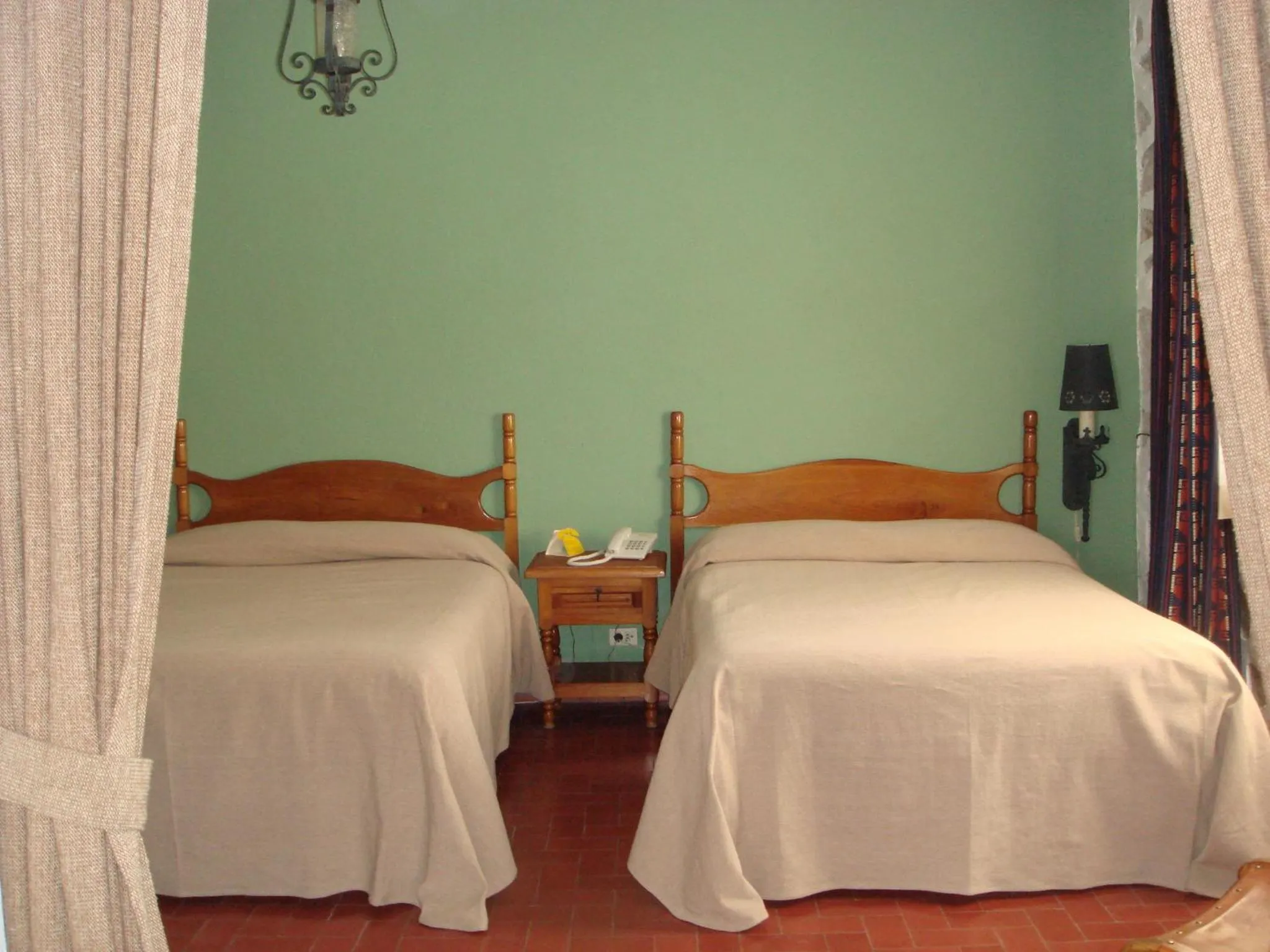 Bed in Rancho Hotel Atascadero