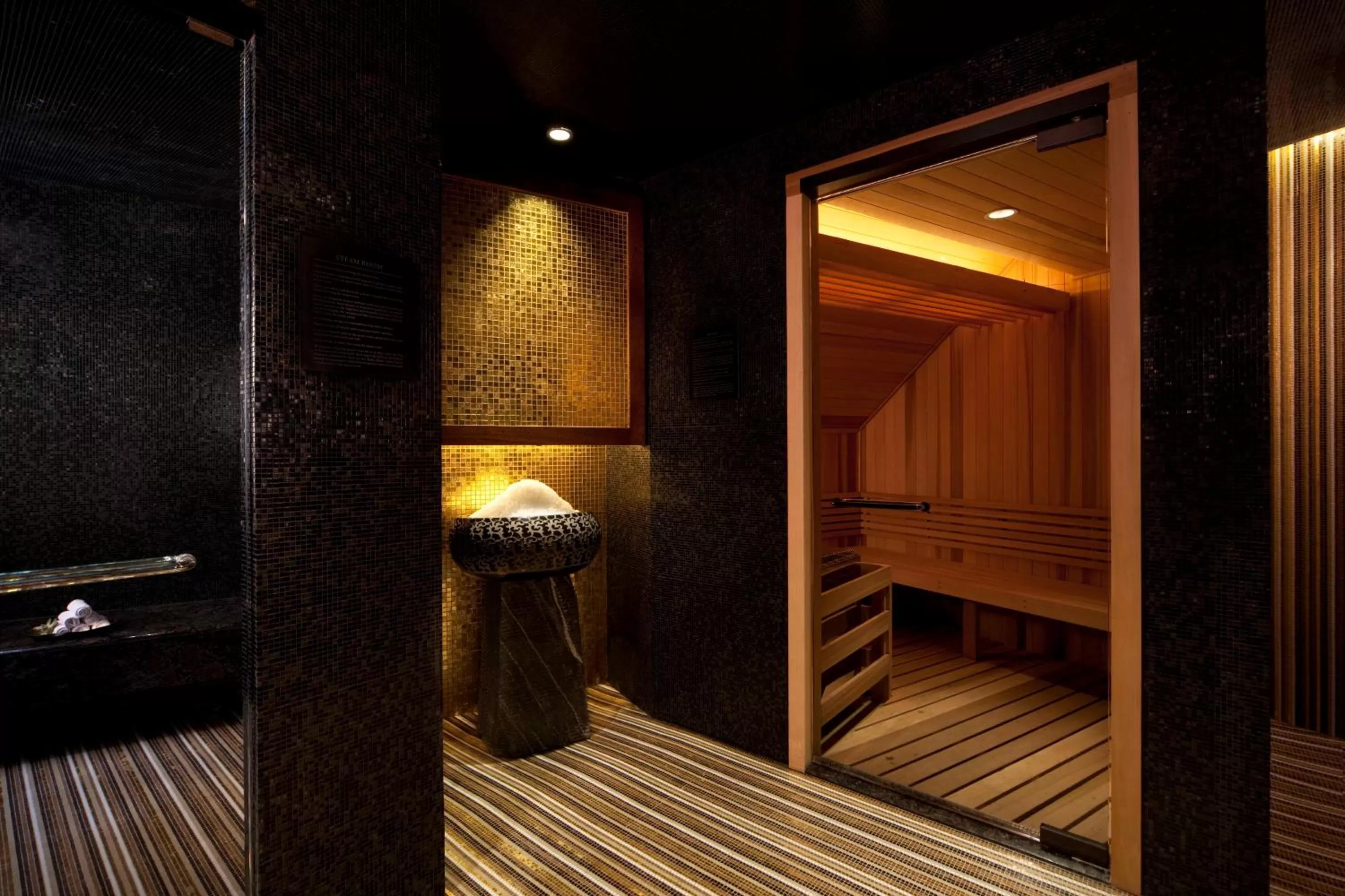 Spa and wellness centre/facilities, Bed in The Peninsula New York