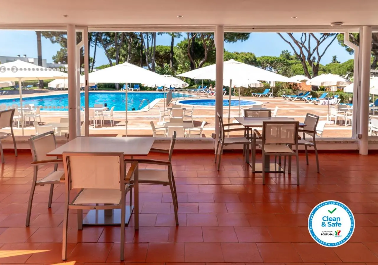 Restaurant/places to eat in Apartamentos Turisticos Pinhal Da Marina