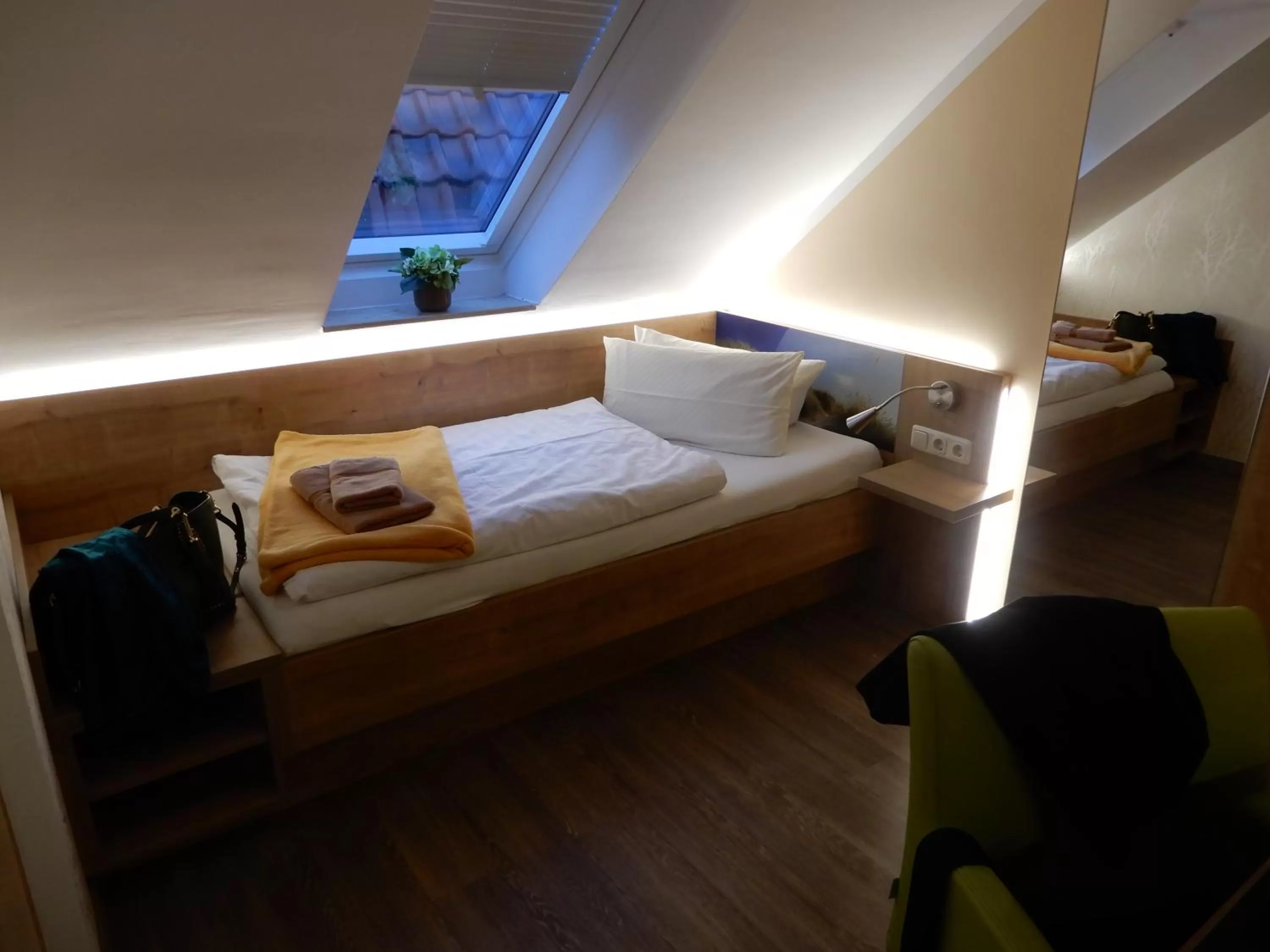 Photo of the whole room, Bed in Hotel Pension Am Hafen