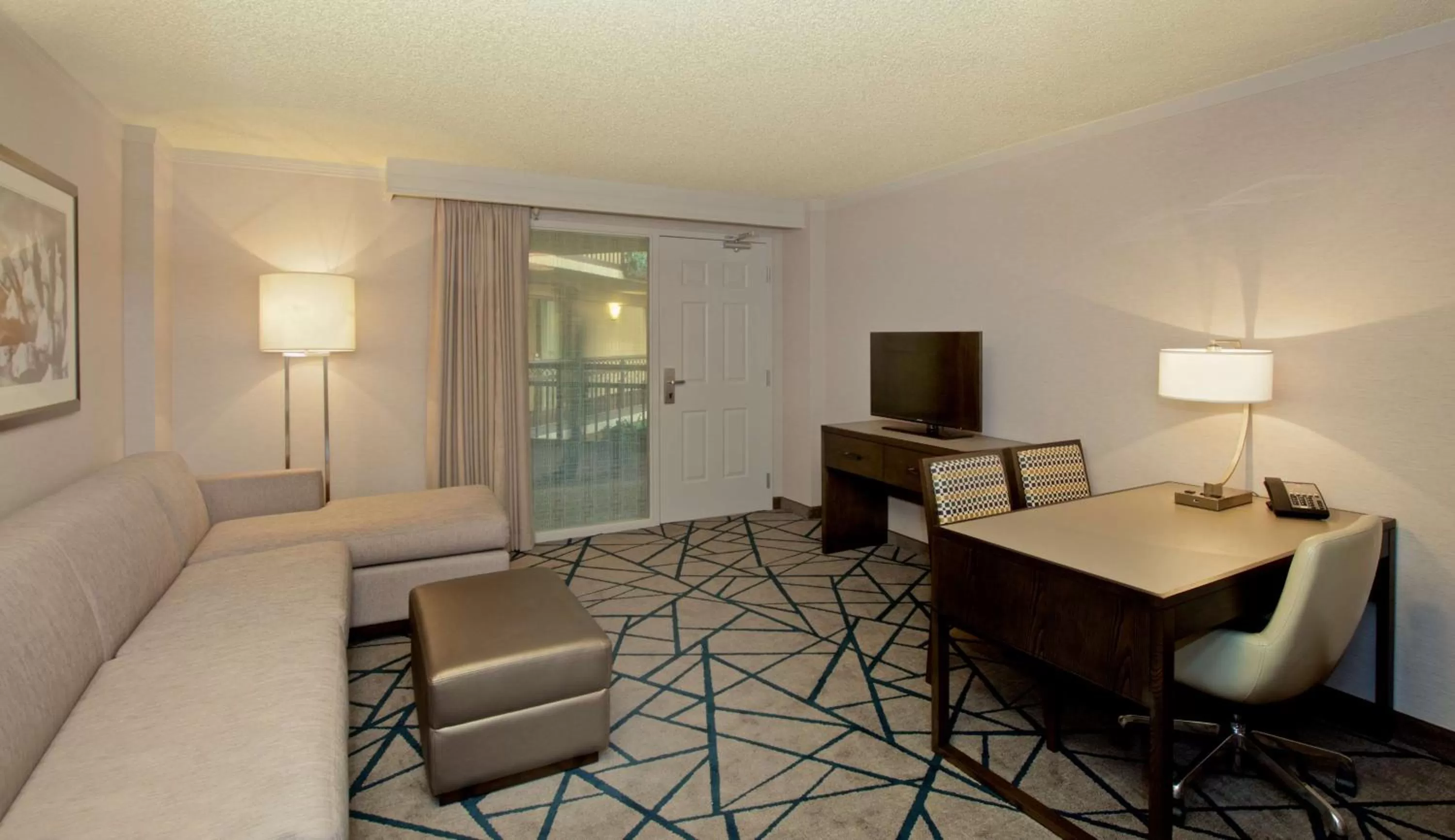 Living room in Embassy Suites by Hilton Portland Tigard