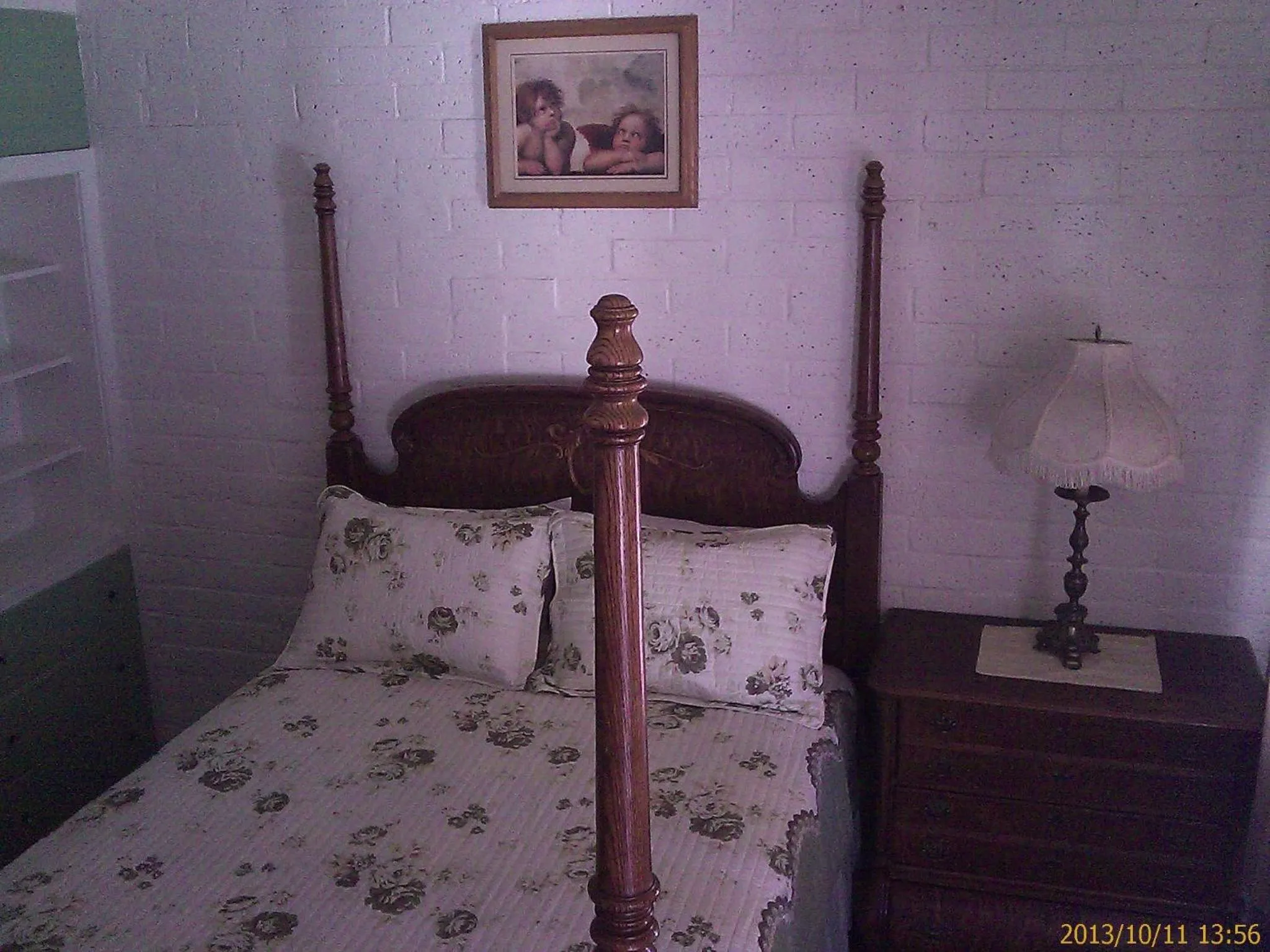 Bed in Ranch Motel