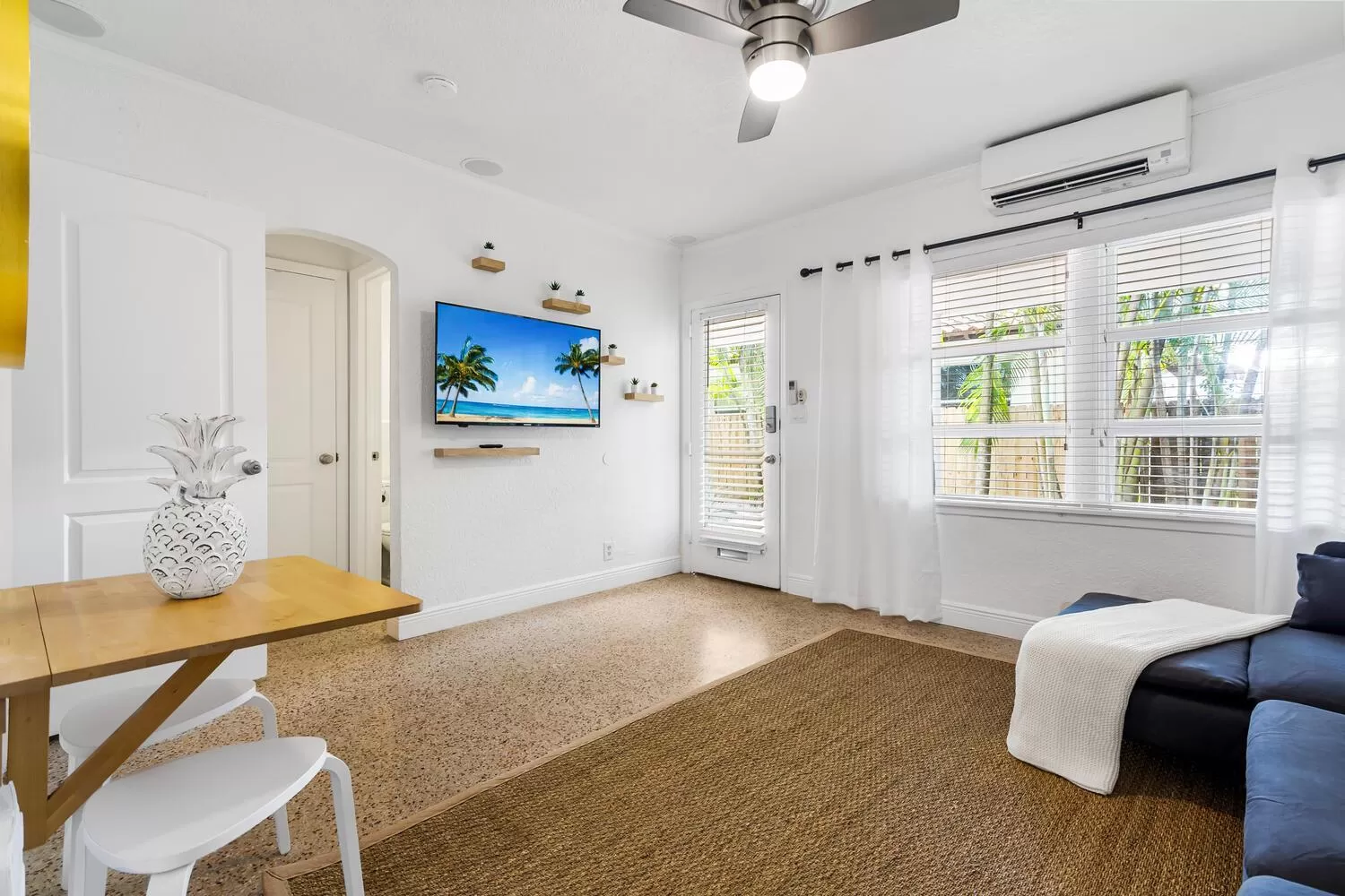 TV and multimedia in Alani Bay Villas