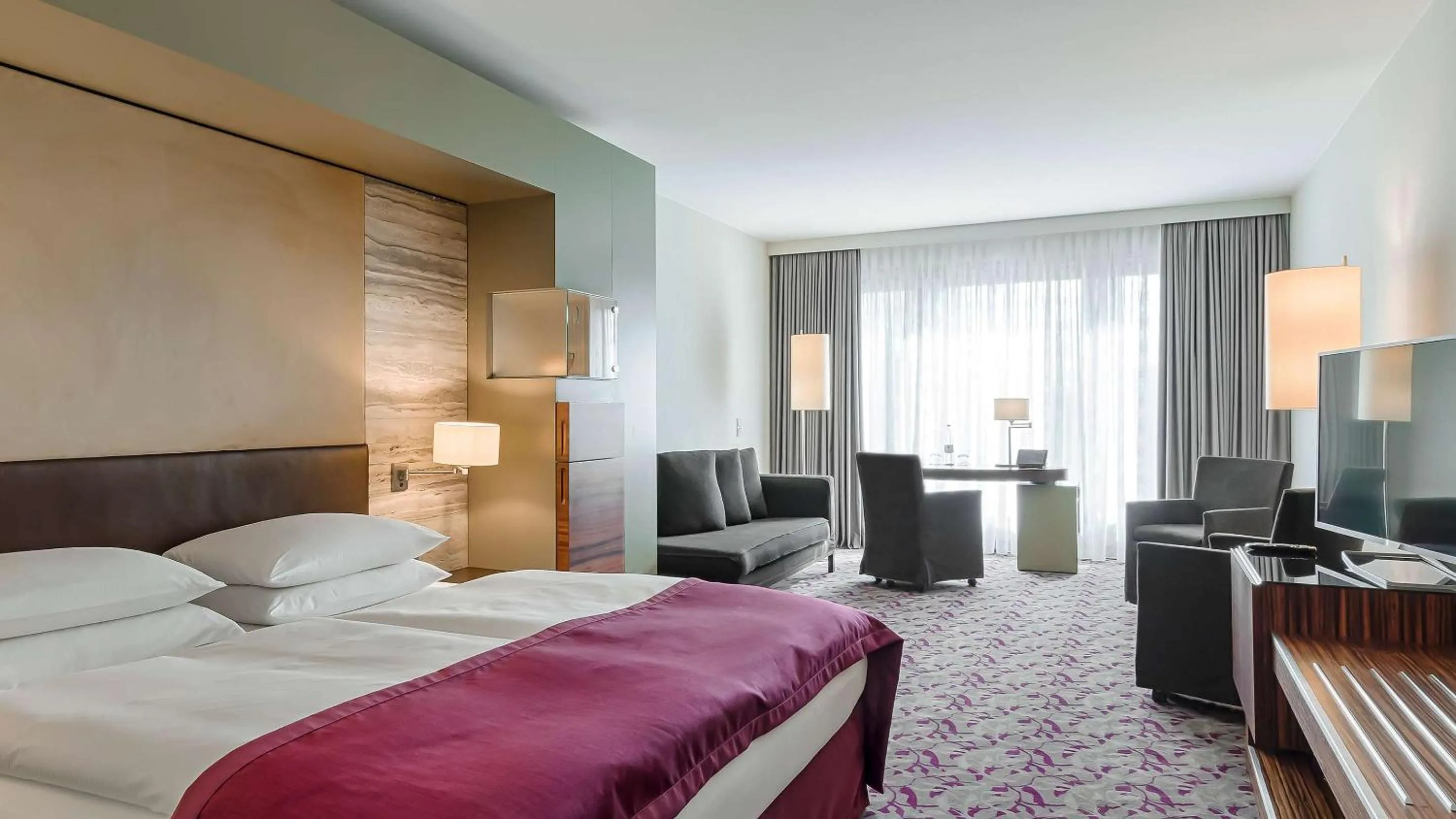 Bedroom, Bed in Dorint Hotel am Heumarkt Köln