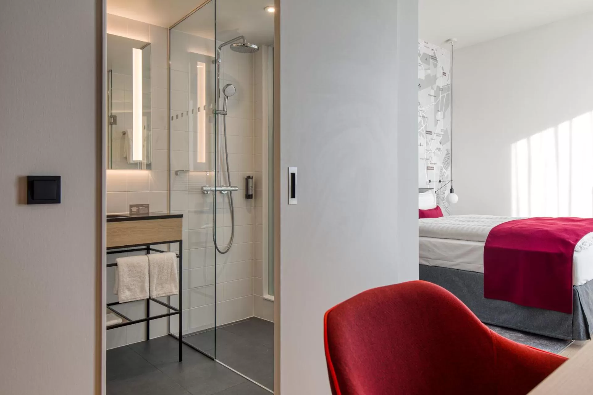 Bathroom, Bed in IntercityHotel Berlin Airport BER Terminal 1 & 2