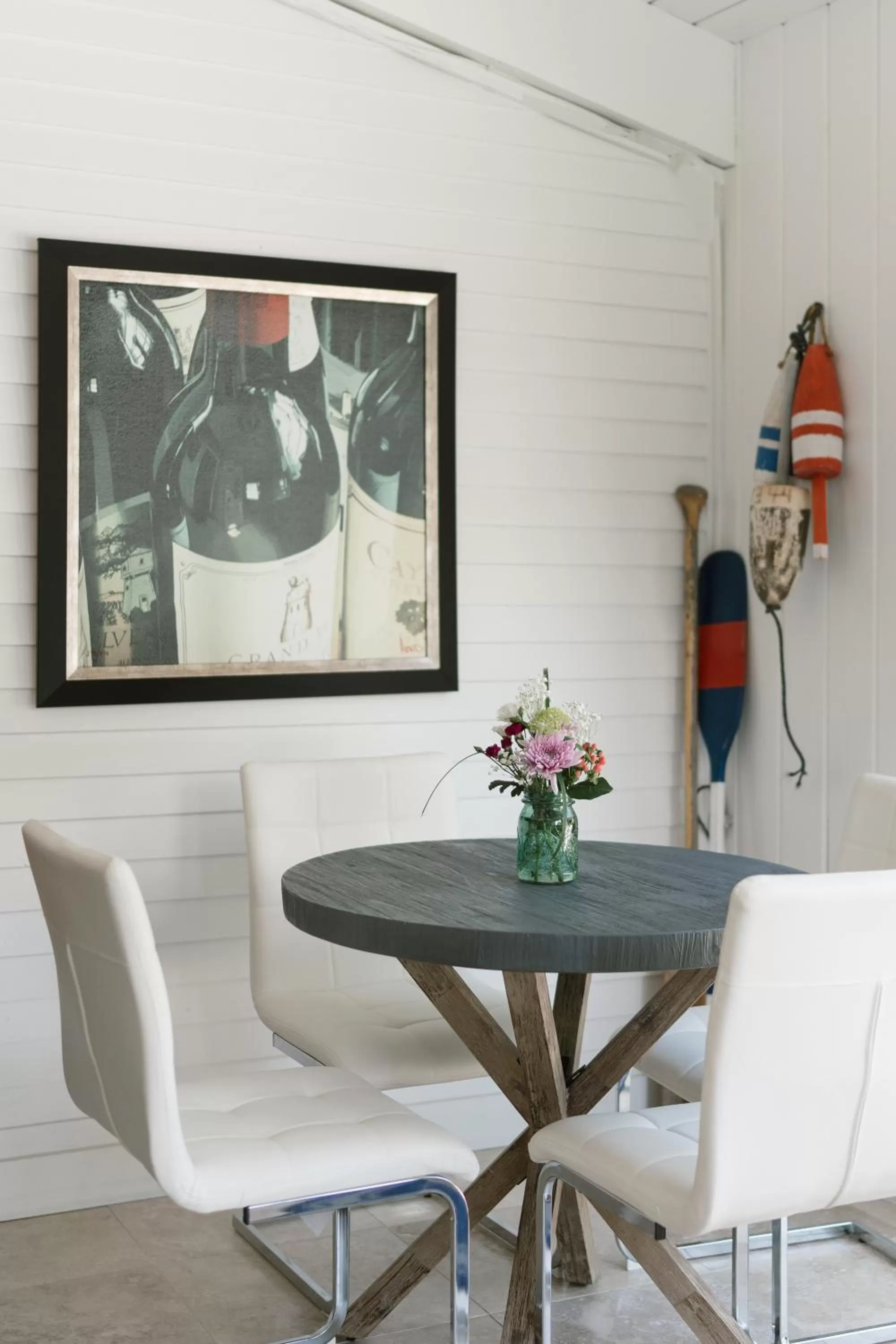 Communal lounge/ TV room in The Platinum Pebble Boutique Inn - Adults Only Property