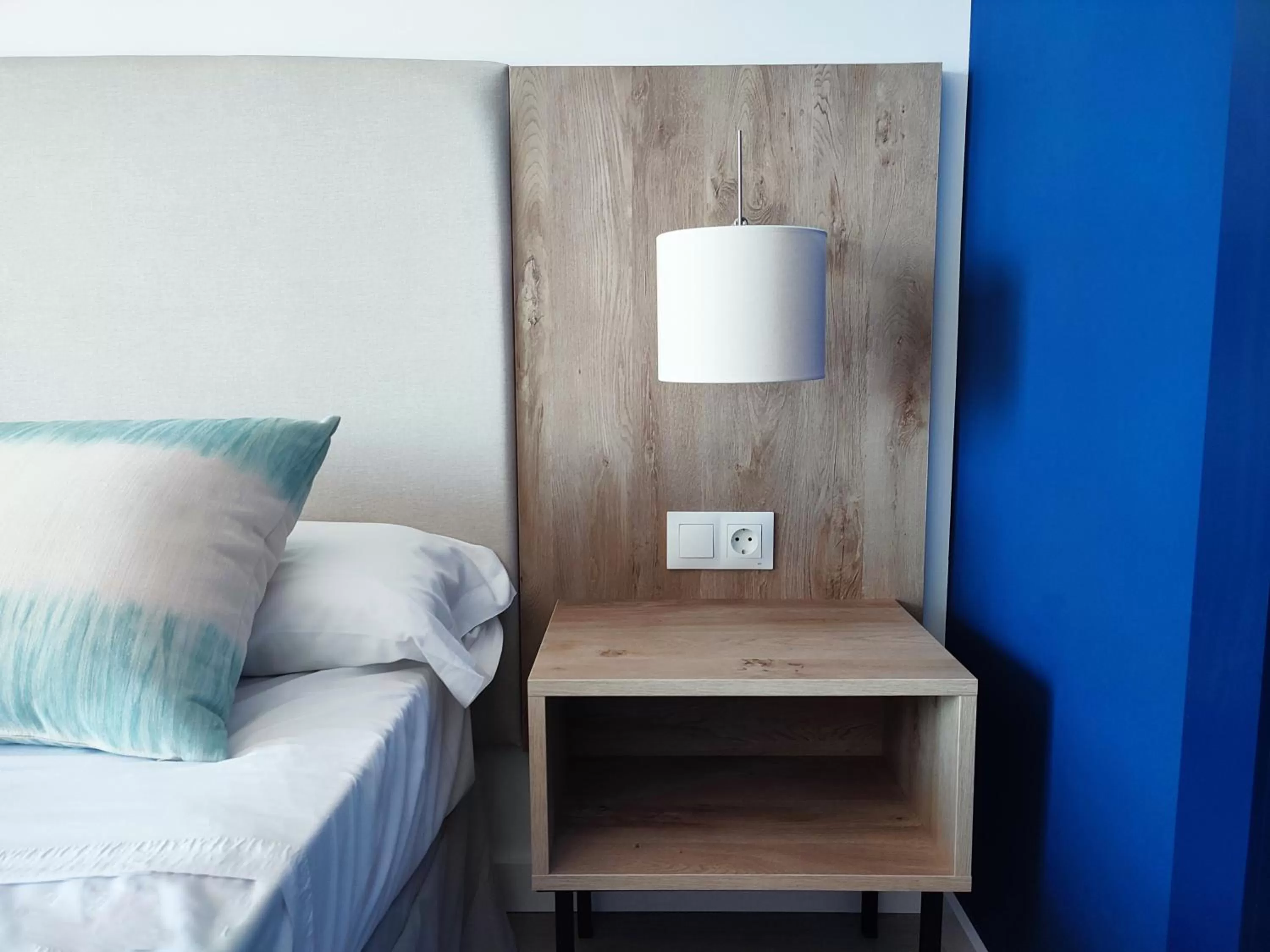 Bedroom, Bed in Hotel Flats Friends Mar Blau