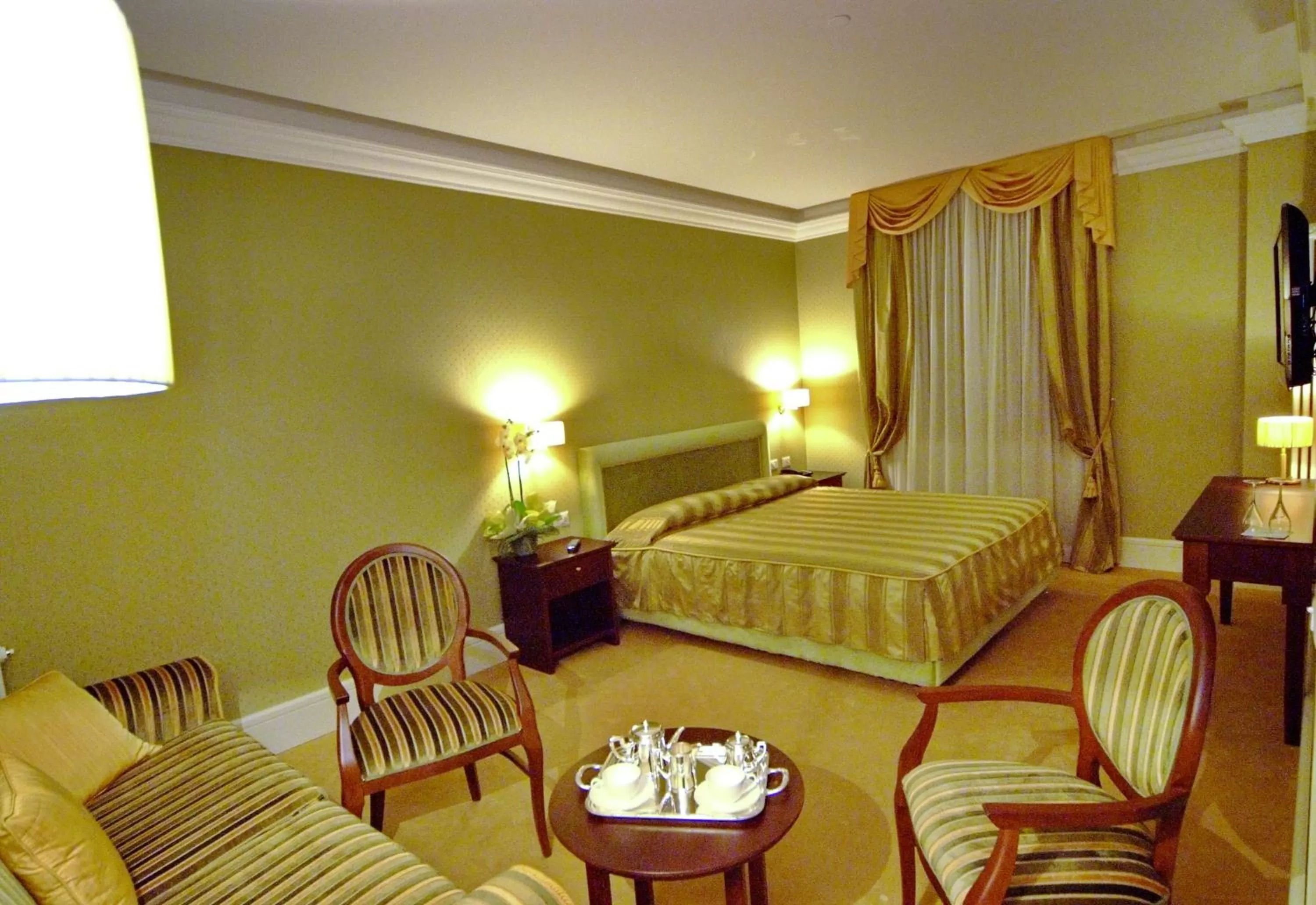 Bedroom, Bed in Design Suite Tirano