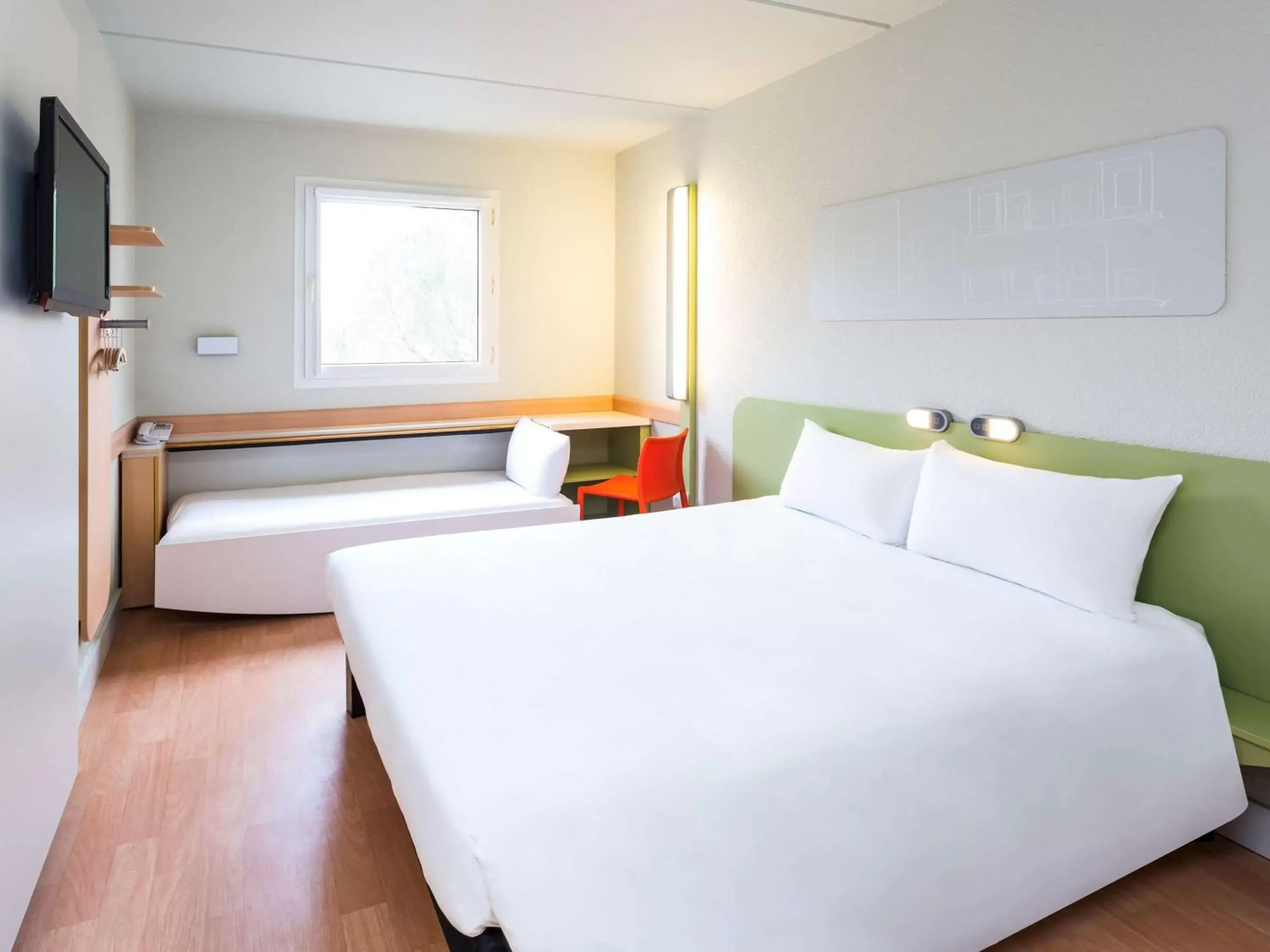 Double Room with Extra Bed in Ibis Budget Barcelona Sant Andreu De La Barca Double Room with Extra Bed in Ibis Budget Barcelona Sant Andreu De La Barca