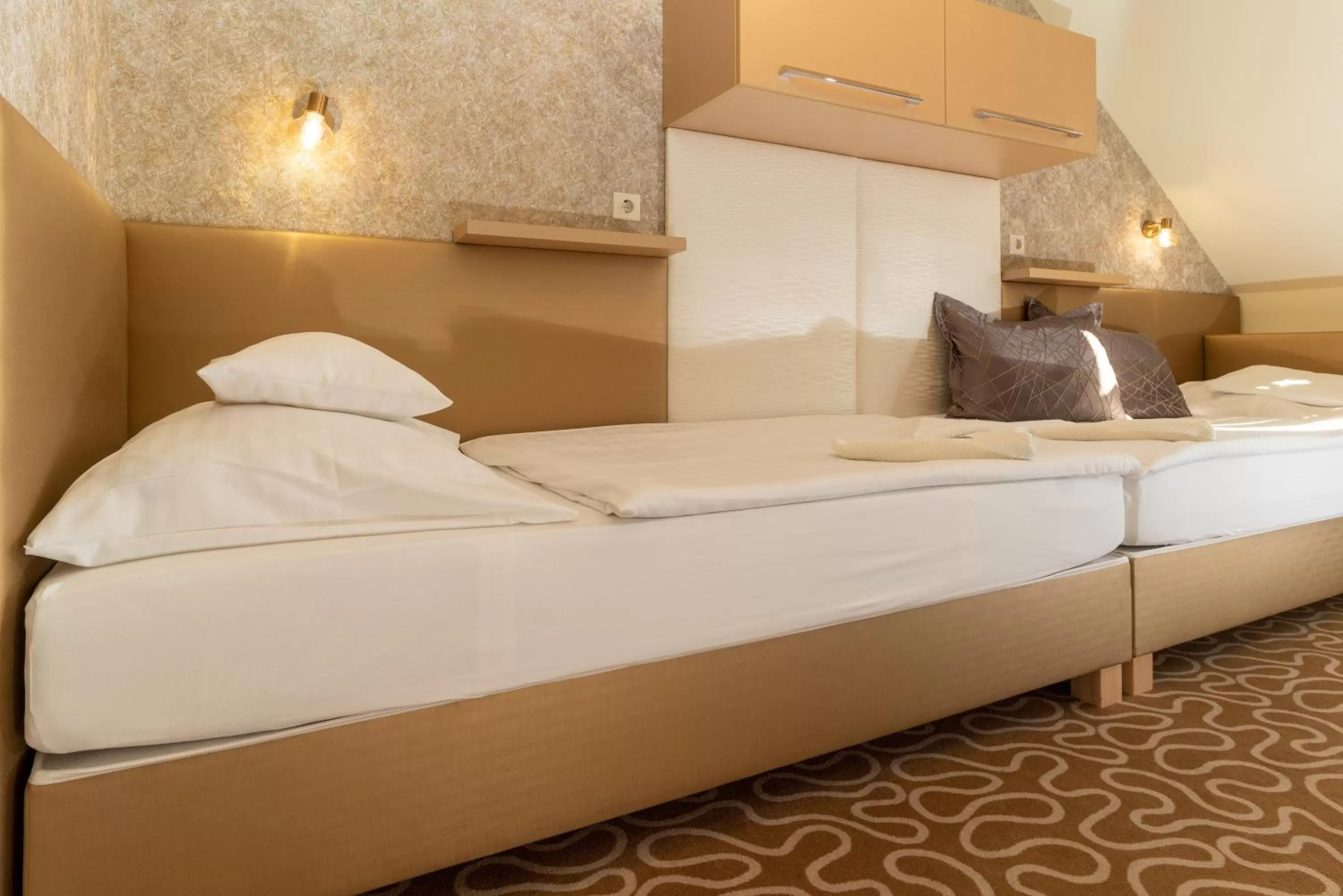 Photo of the whole room, Bed in Teátrum Boutique Hotel