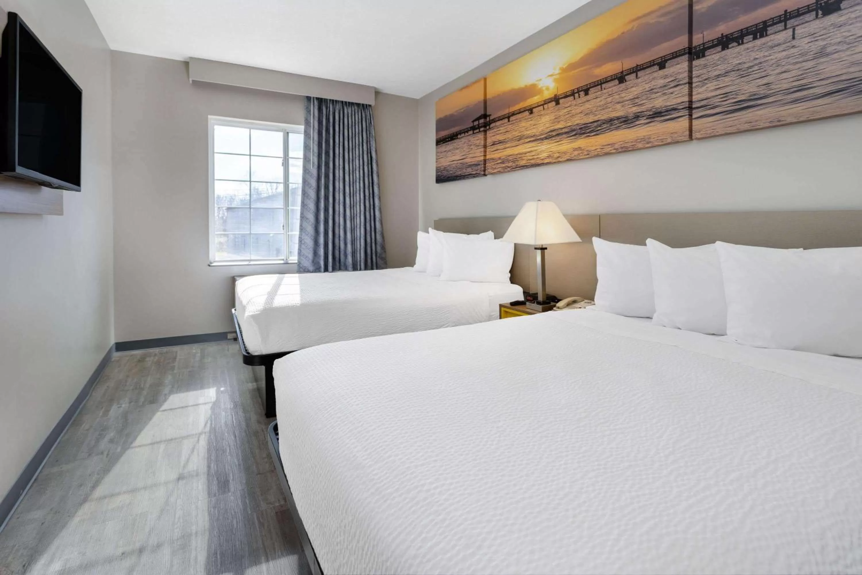 Photo of the whole room, Bed in Days Inn & Suites by Wyndham Cherry Hill - Philadelphia