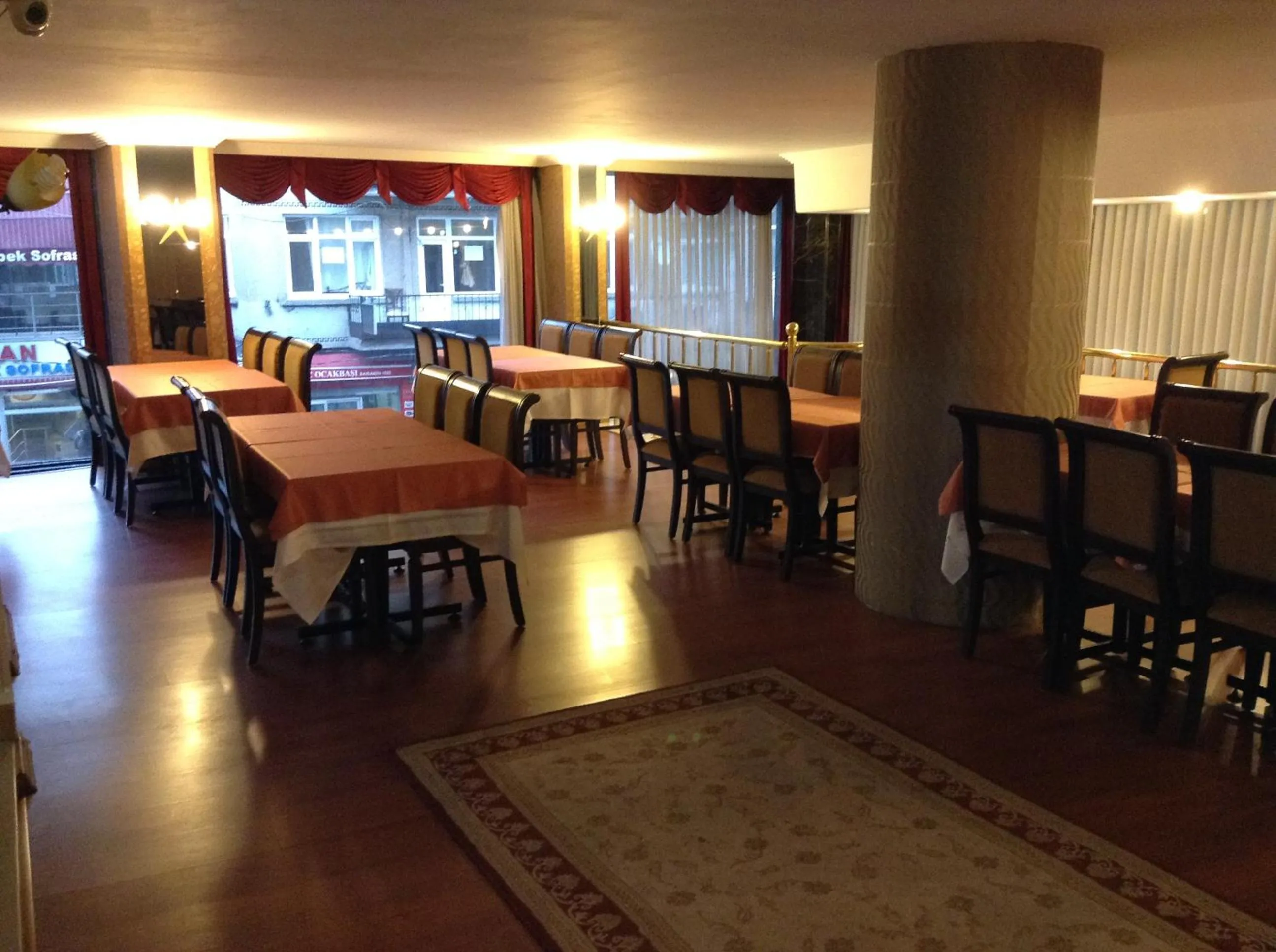 Restaurant/places to eat in Tayhan Hotel