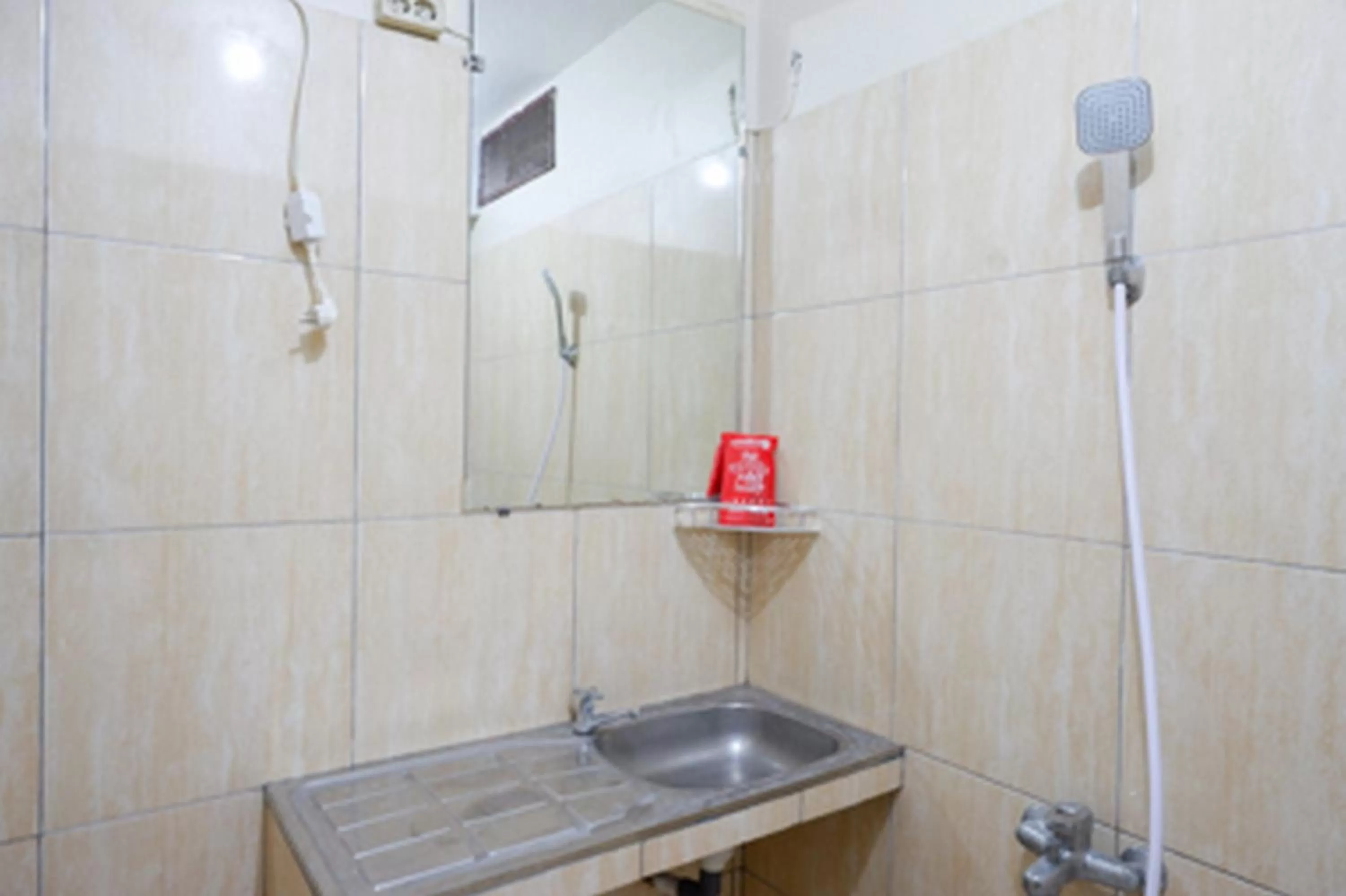 RedDoorz near RSUD Kudus