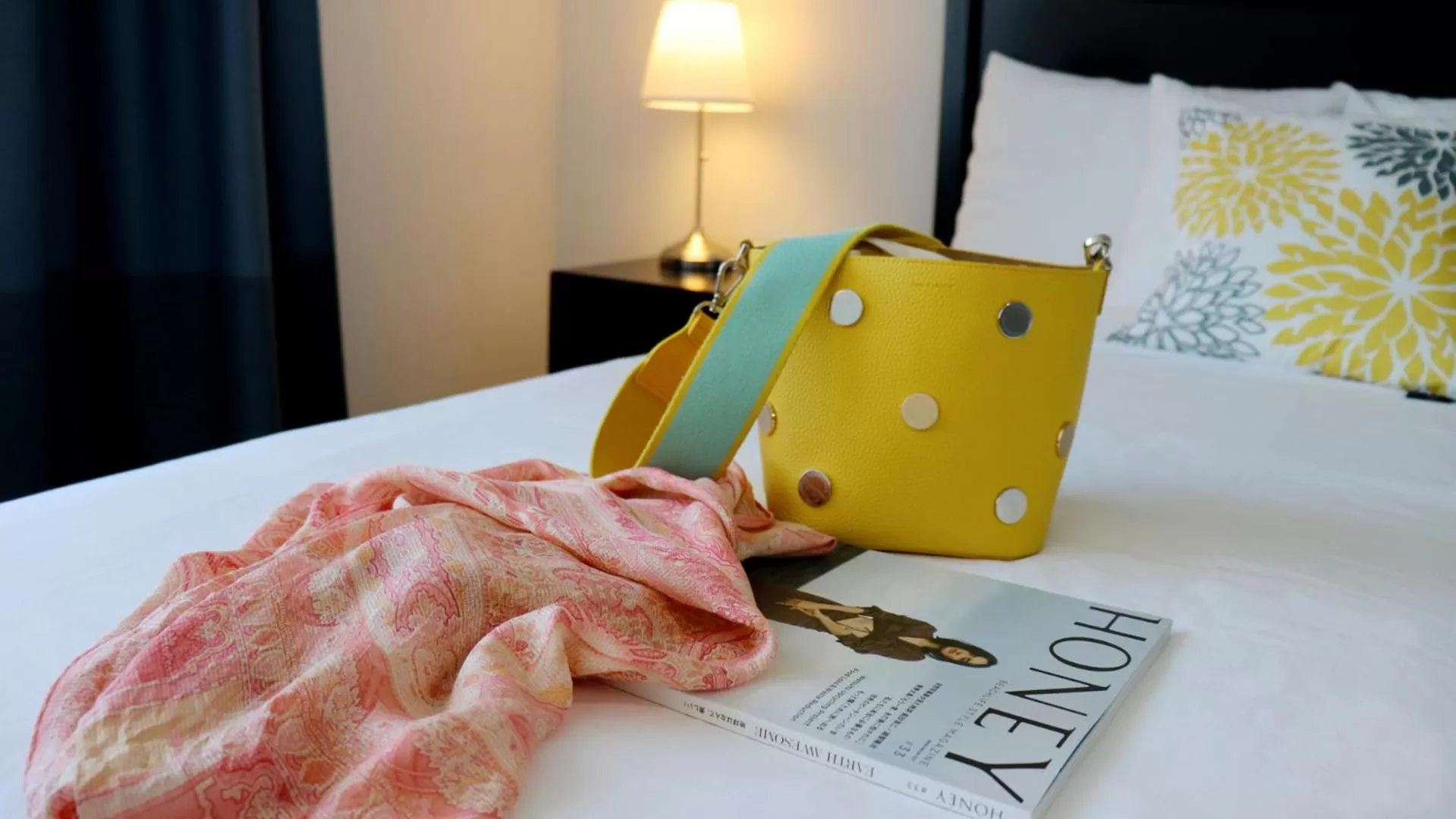 Bedroom, Bed in Hometel Suites