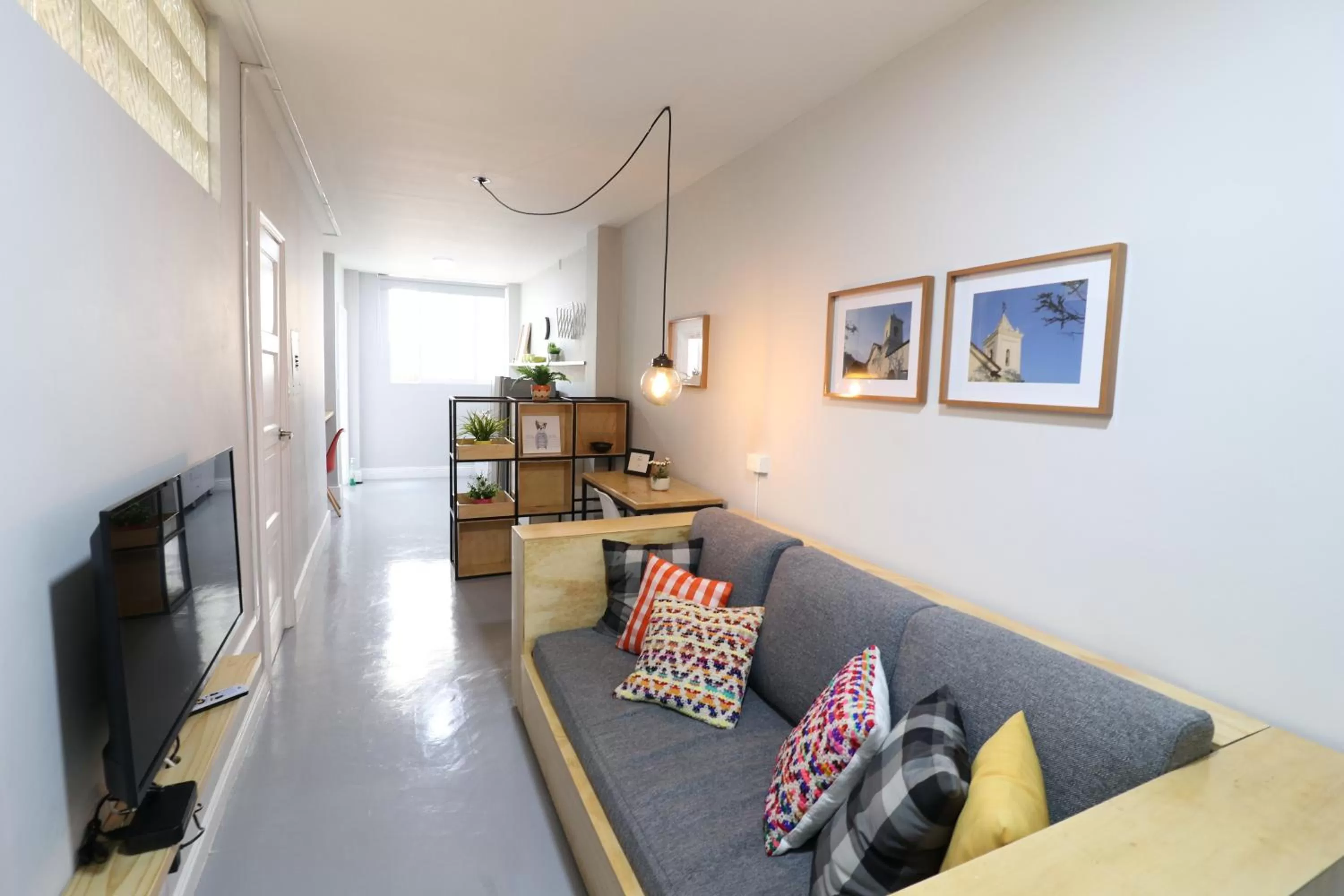 Living room, Seating Area in 554 Apartments