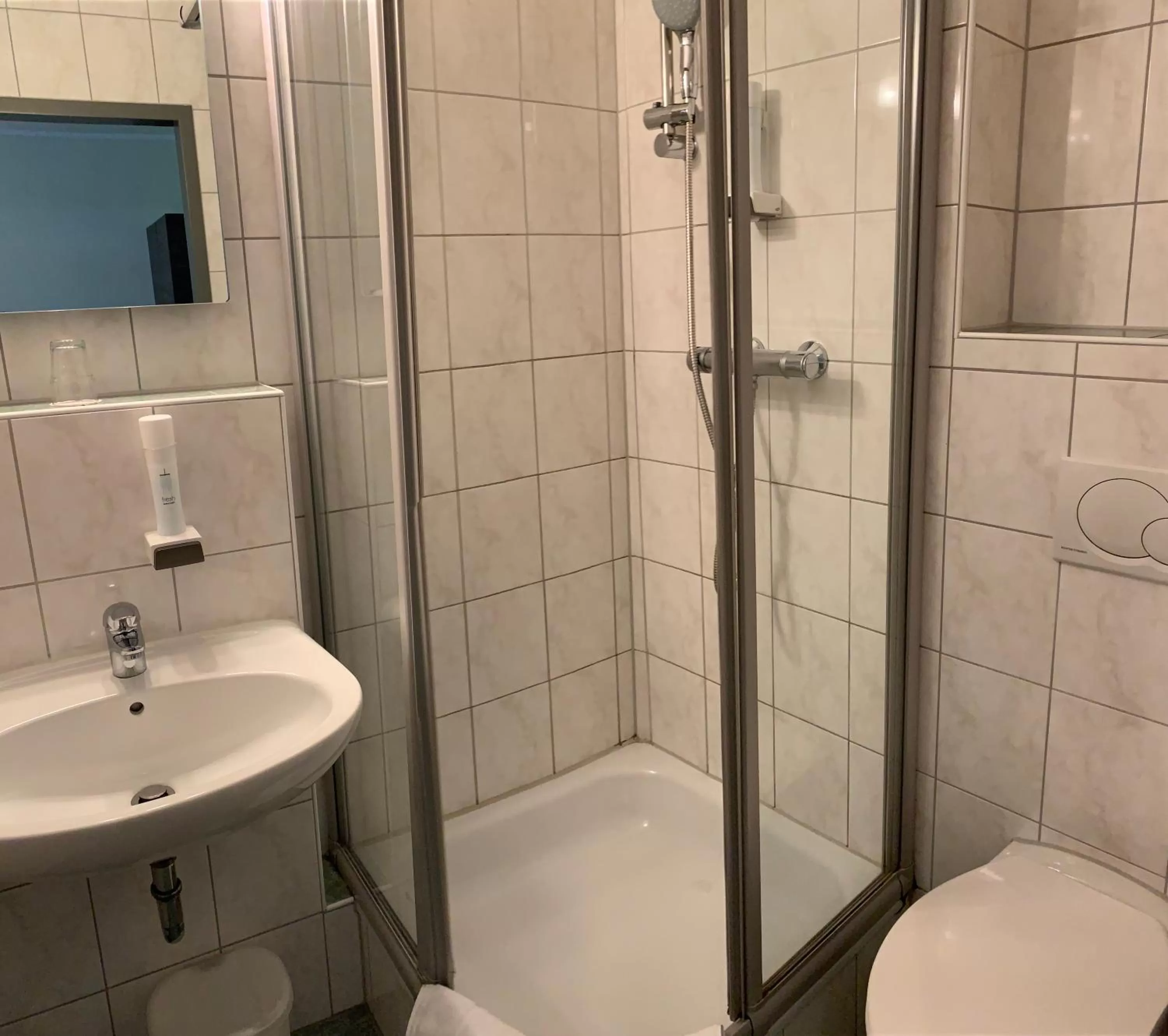 Photo of the whole room, Bathroom in Behringers City Hotel Nürnberg