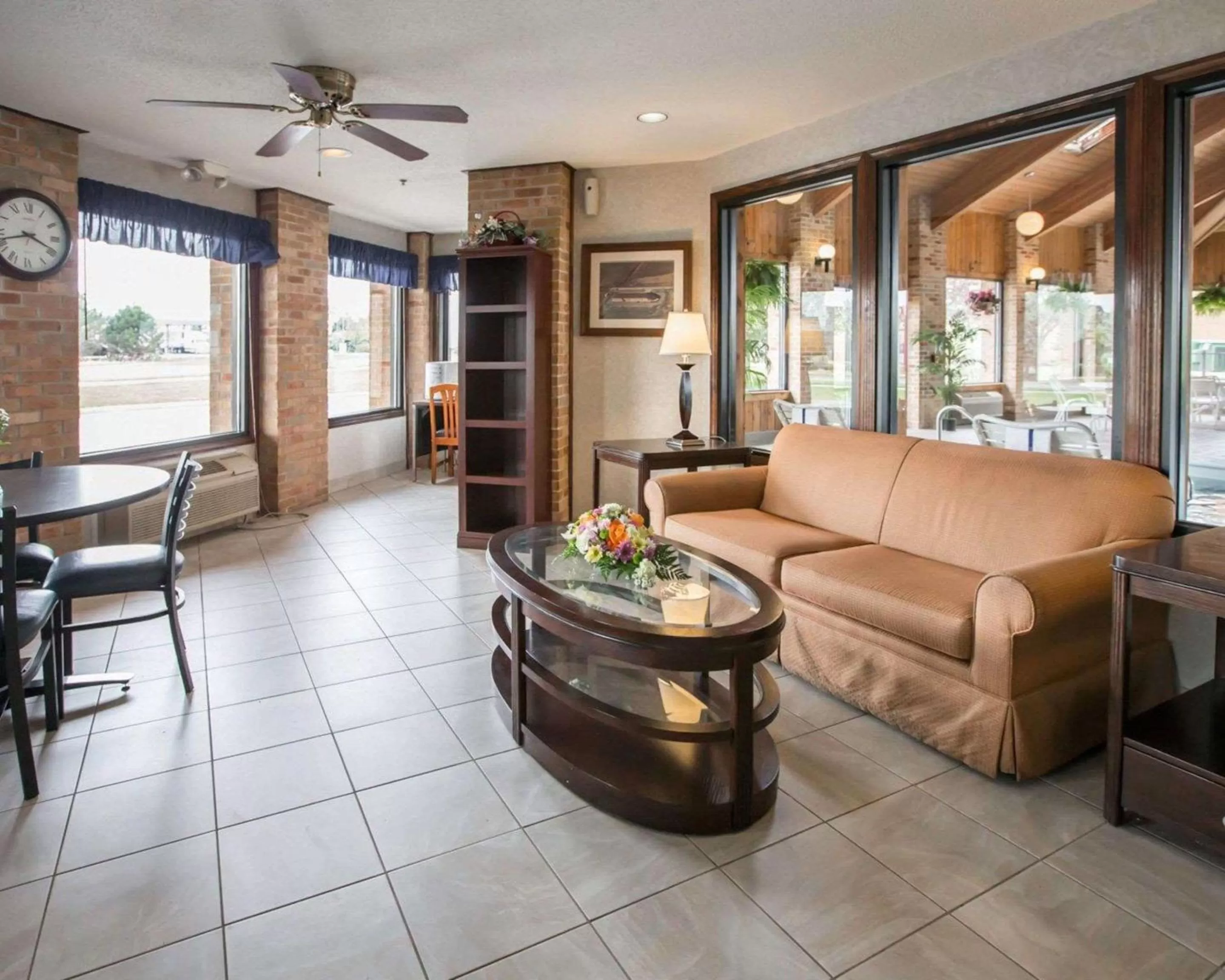 Lobby or reception in Quality Inn Dundee