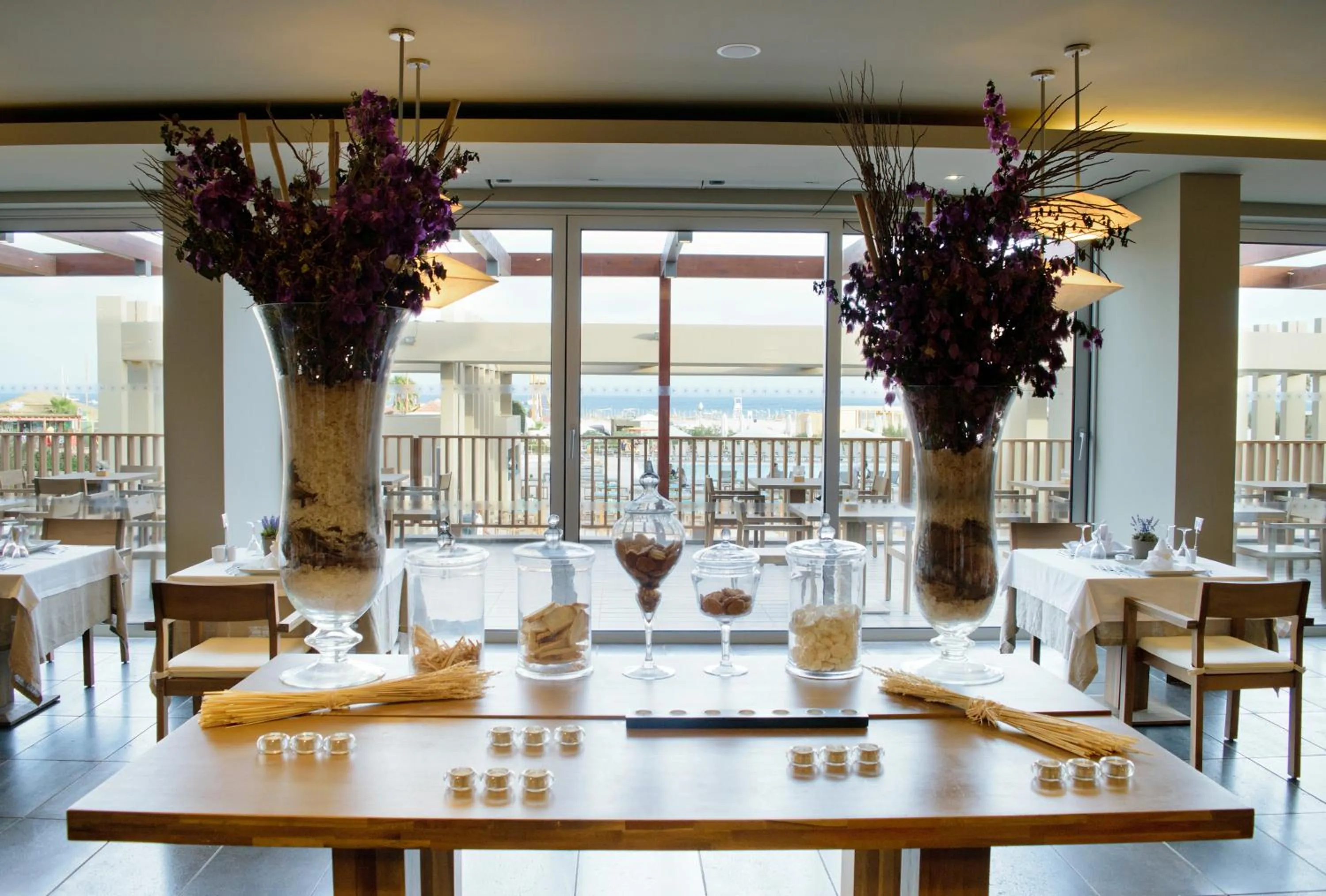 Food in Oasis Salinas Sea