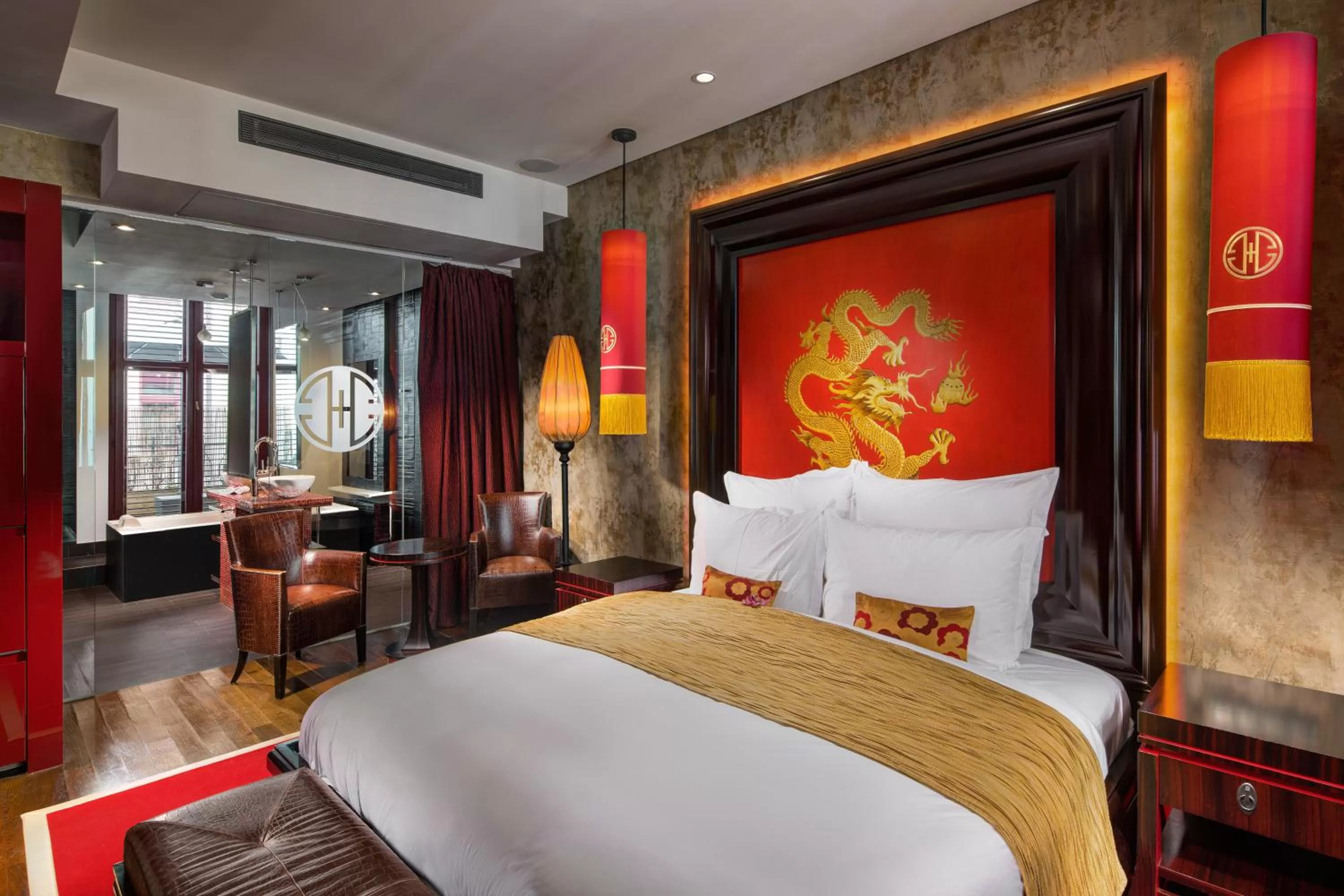 Bathroom, Bed in Buddha-Bar Hotel Prague