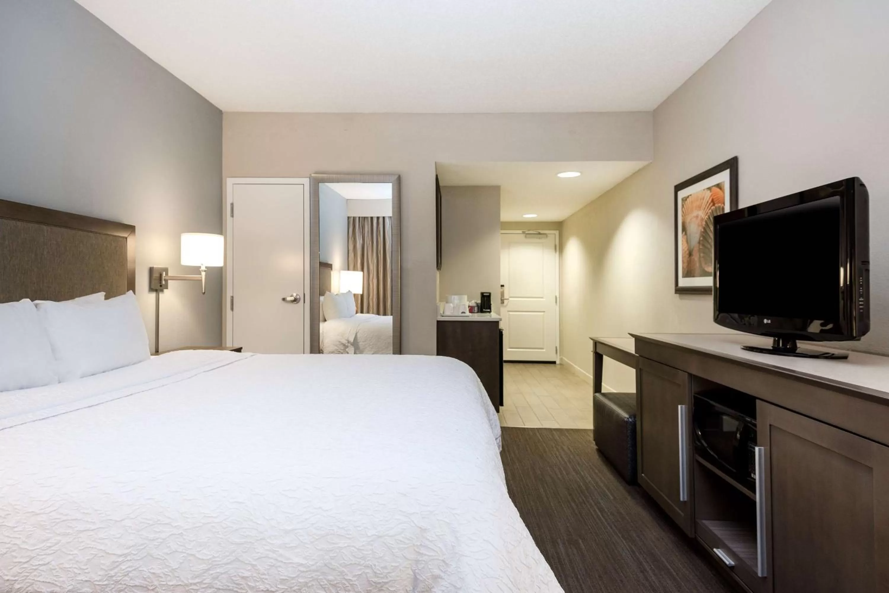 Bed in Hampton Inn Myrtle Beach West