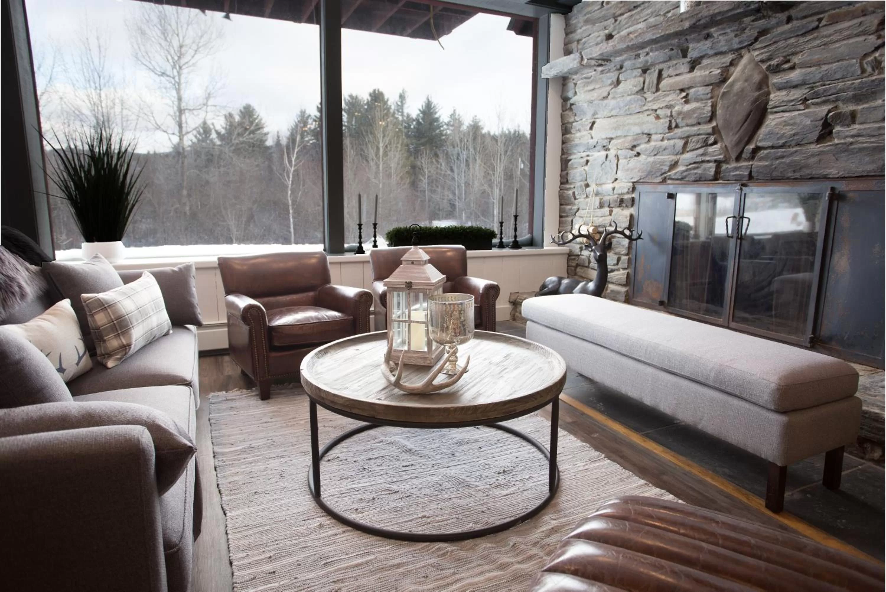 Seating area in Mountain Meadows Lodge