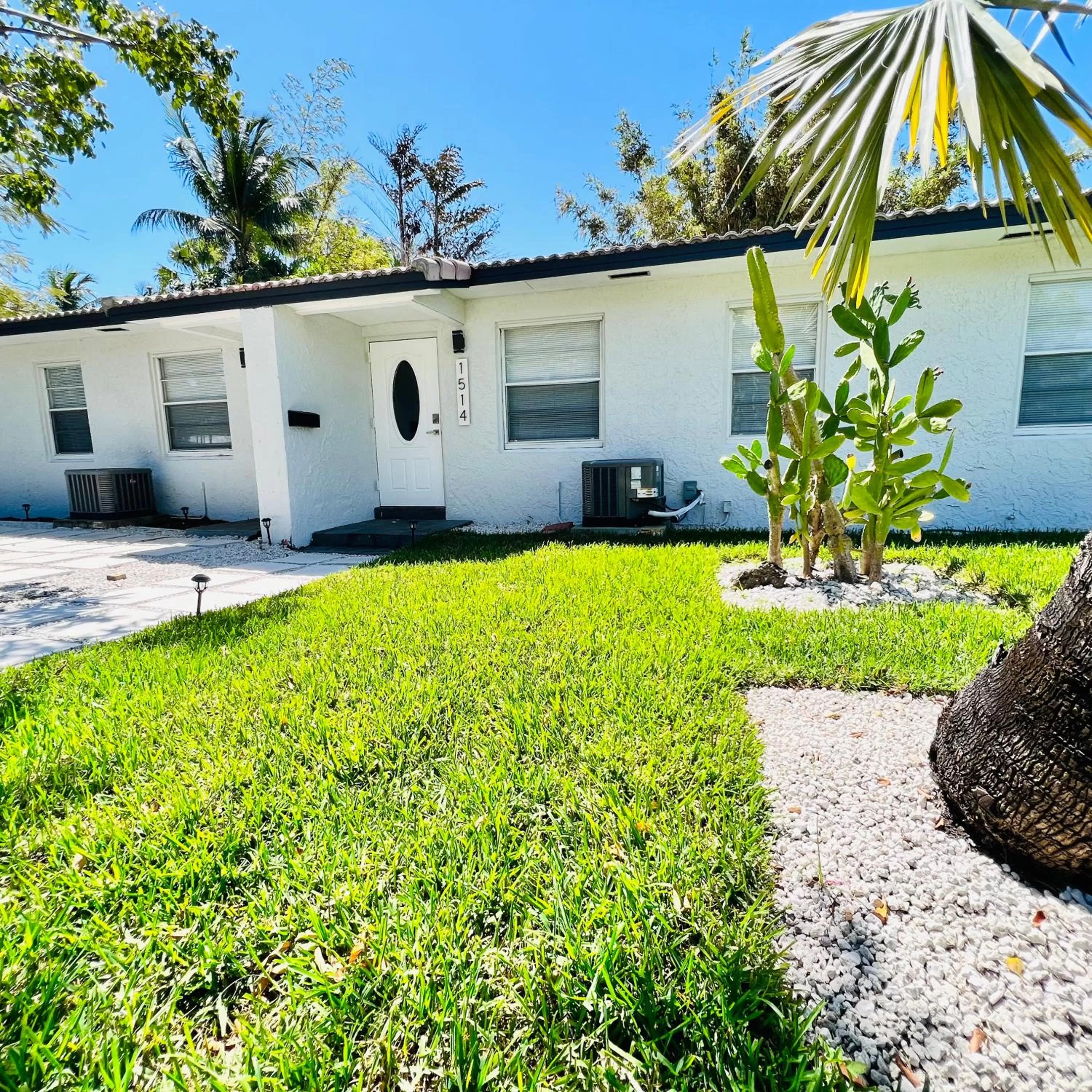 Property building in CocoBay 2BR Condos Near Beach, Galleria Mall, Wilton Manors, Cruise Port