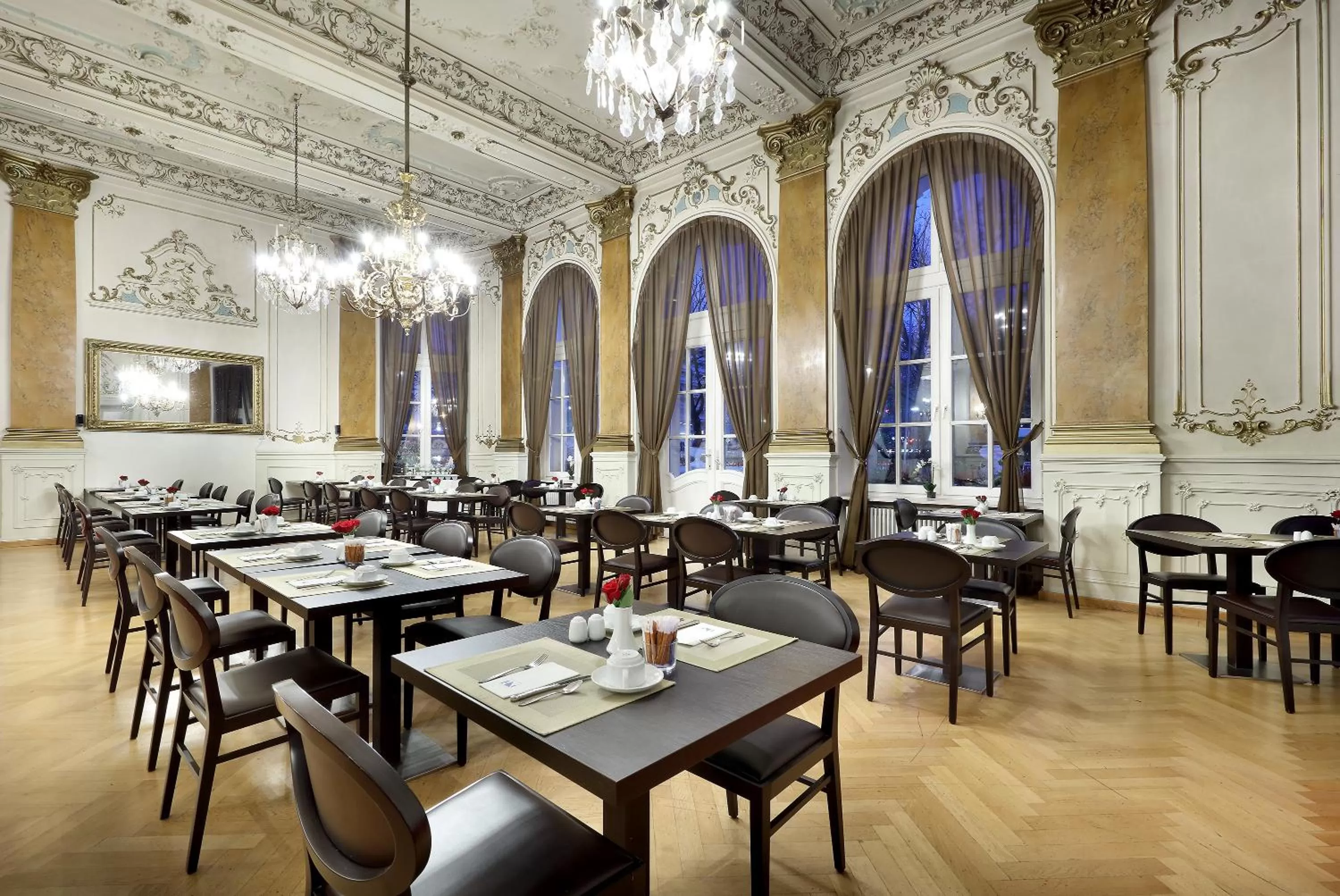 Lounge or bar in Eurostars Park Hotel Maximilian